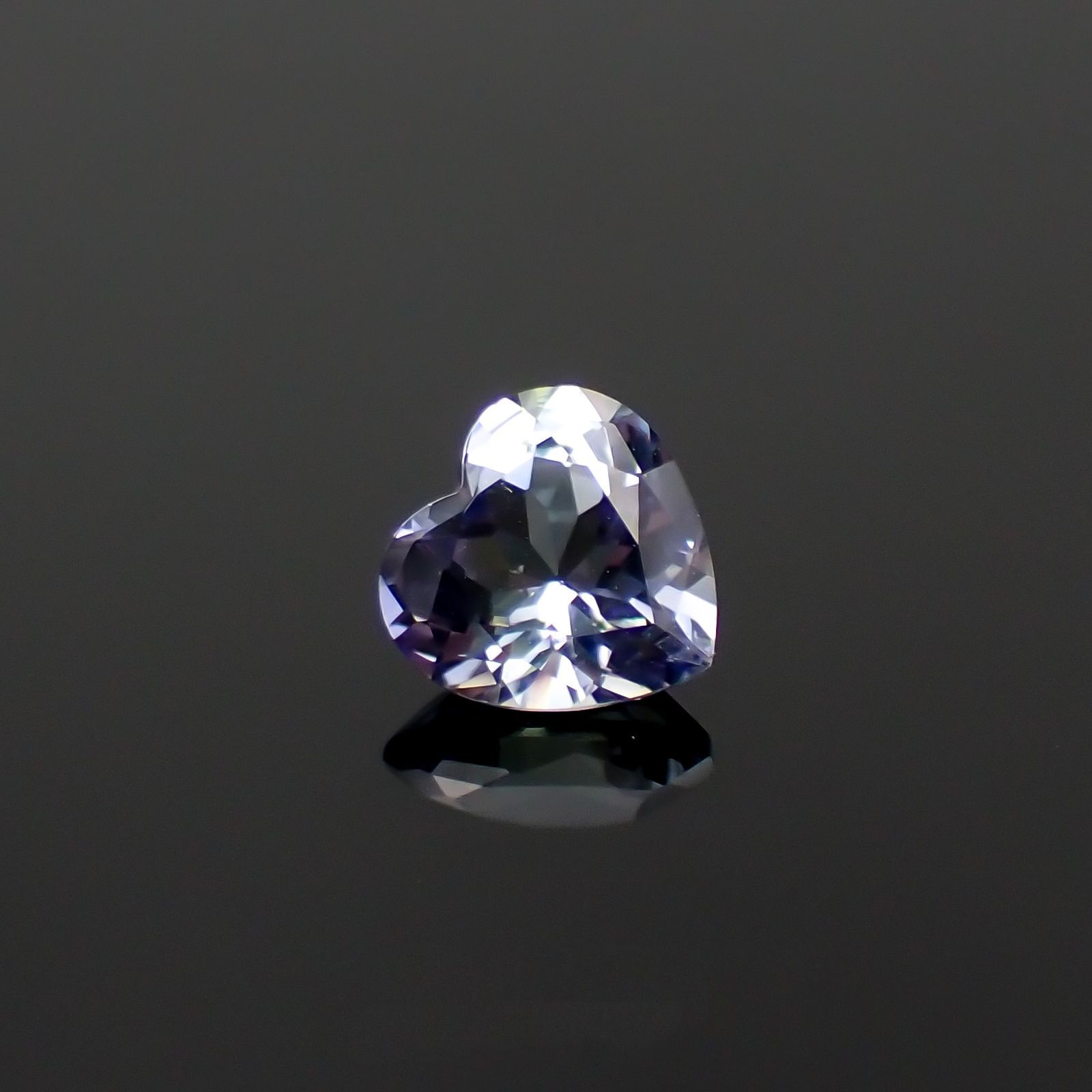 バイカラータンザナイト(宝石名タンザナイト)タンザニア産 1.18ct 識別済[230220617]6.9x6.9mm前後
