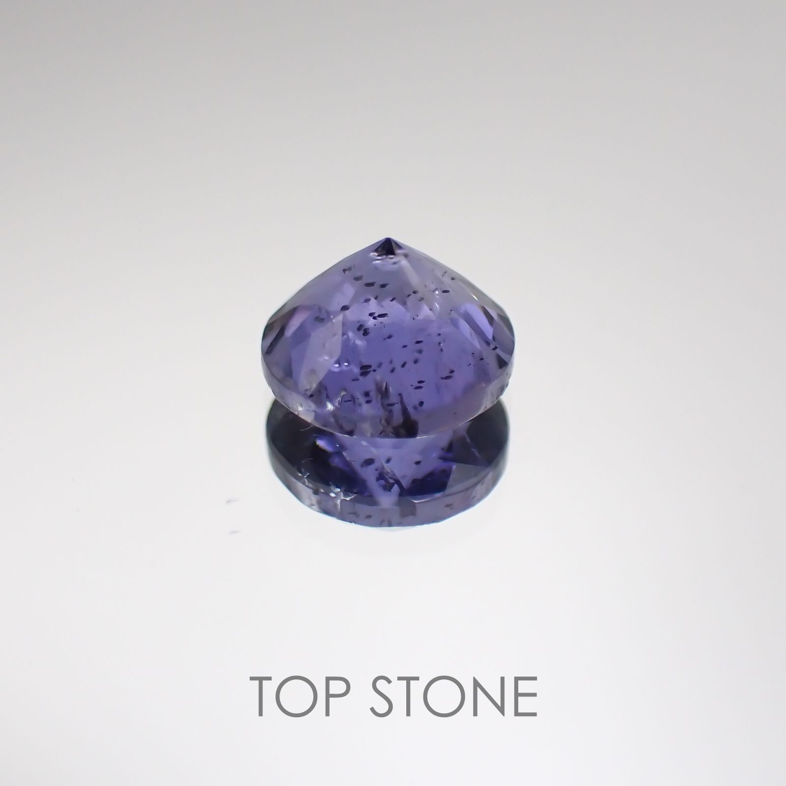 アイオライトサンストーン インド・ブラジル産 ルース 1.2ct[20129288]7.1×7.1mm前後