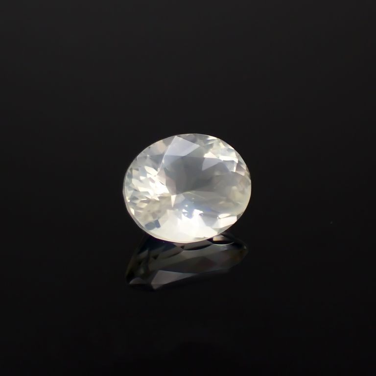リューサイト(宝石名リューサイト)イタリア産 0.608ct ソ付(彩珠)[221119032]6.2x5.1mm前後