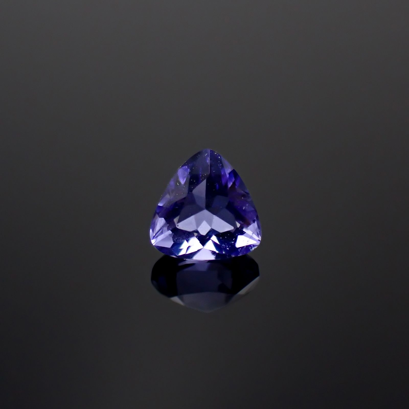 ハックマナイト アフガニスタン産 0.38ct [241029366]4.8x4.9mm前後
