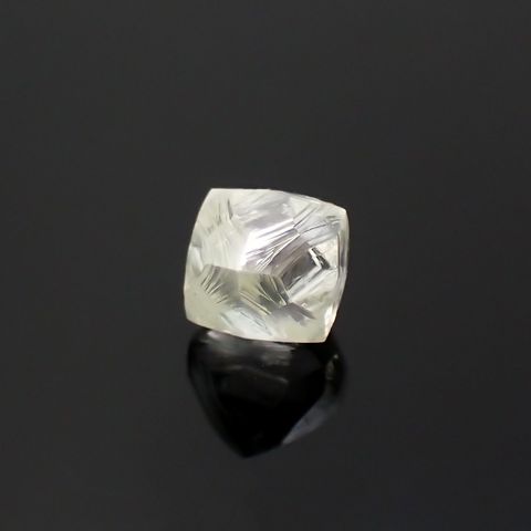 ソーヤブルダイヤモンド 原石(宝石名ダイアモンド) 0.215ct ソ付(彩珠)[230120148]3.4x3.1mm前後