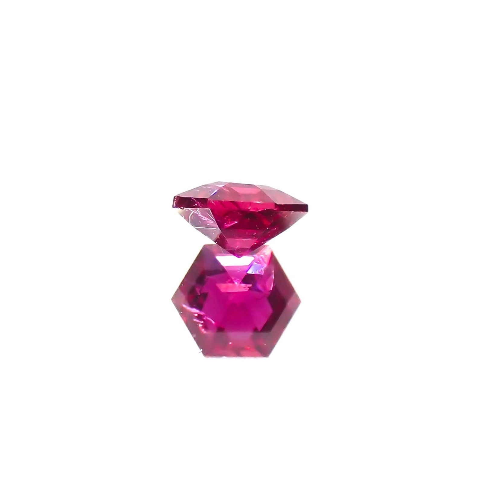 ◇ヘキサゴンカット◇ルビー 非加熱 モザンビーク産 0.25ct / 3.5x3.5mm前後 [240427112]