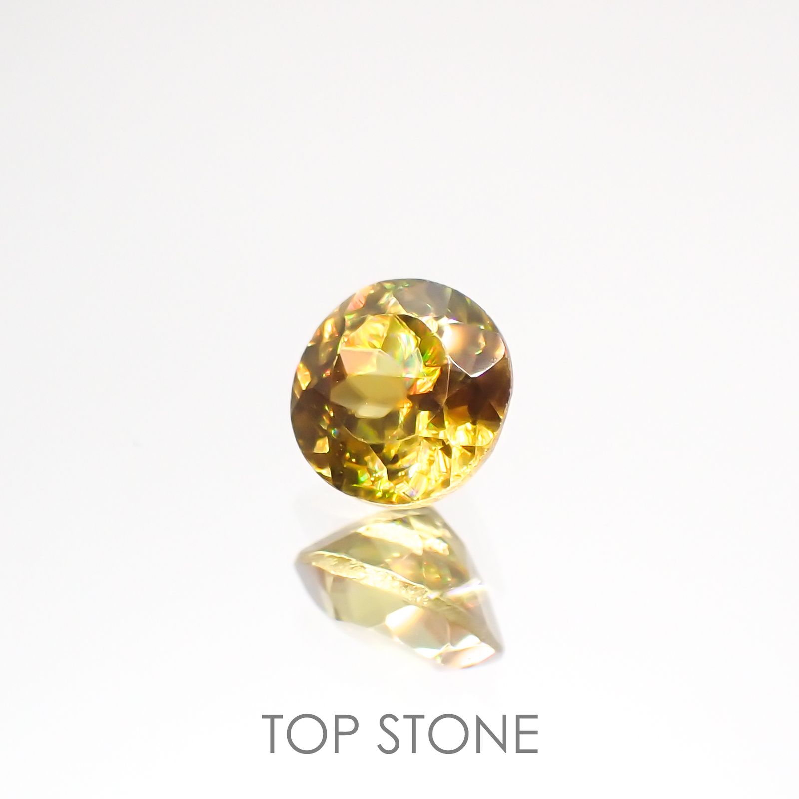 ゴールデンスフェーン(宝石名スフェーン) マダガスカル産 0.57ct 識別済[210812766]4.9×4.9mm前後