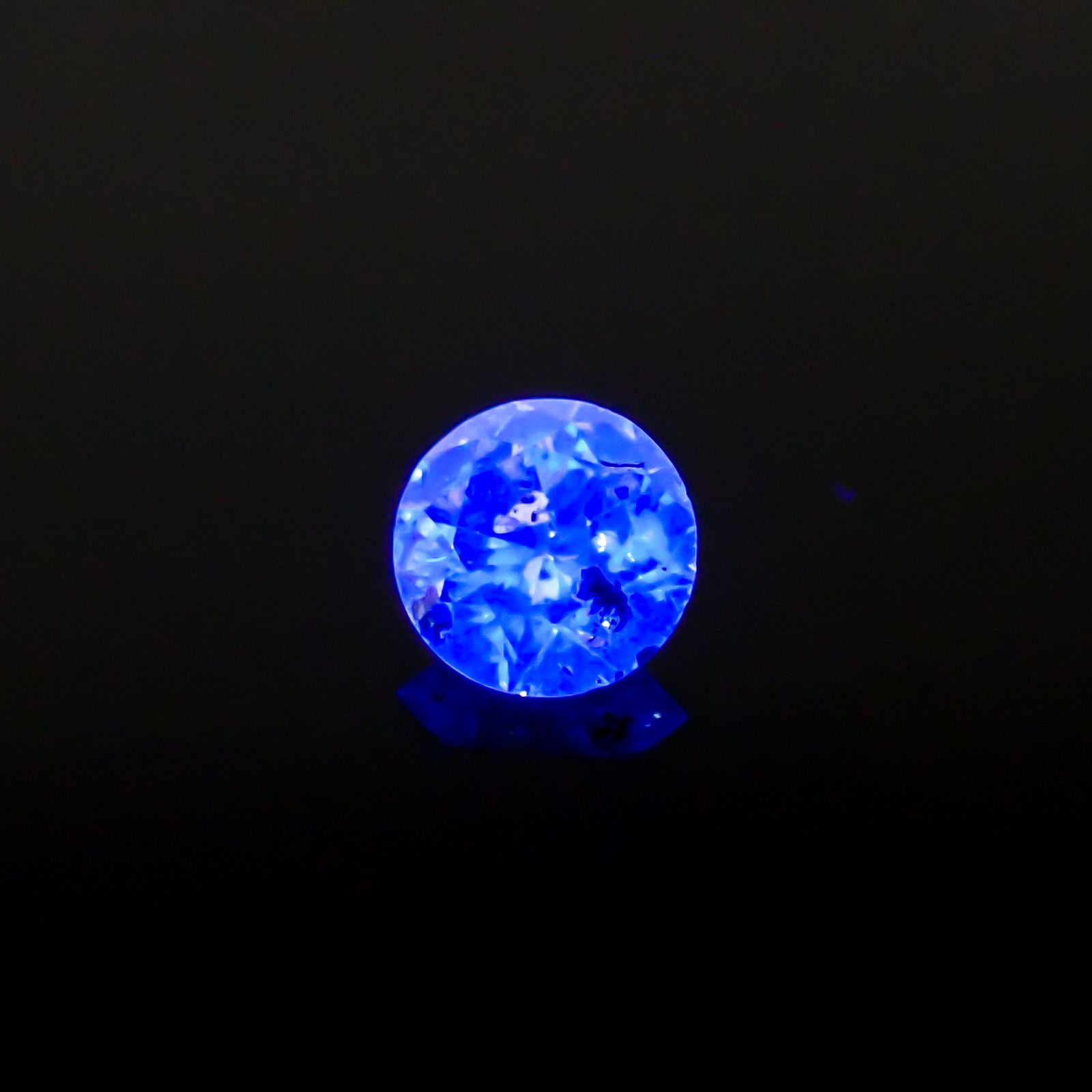 ピンクダイヤモンド(宝石名ダイアモンド I-1/FANCY LIGHT PURPLE PINK) 0.144ct ソ付(CGL)[240928975]3.4x3.44mm前後