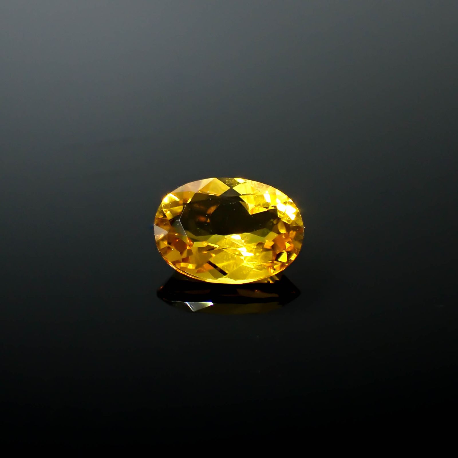 ゴールデンベリル(宝石名ゴールデン・ベリル)ブラジル産 1.03ct 識別済[250530346]8.1x6.1mm前後