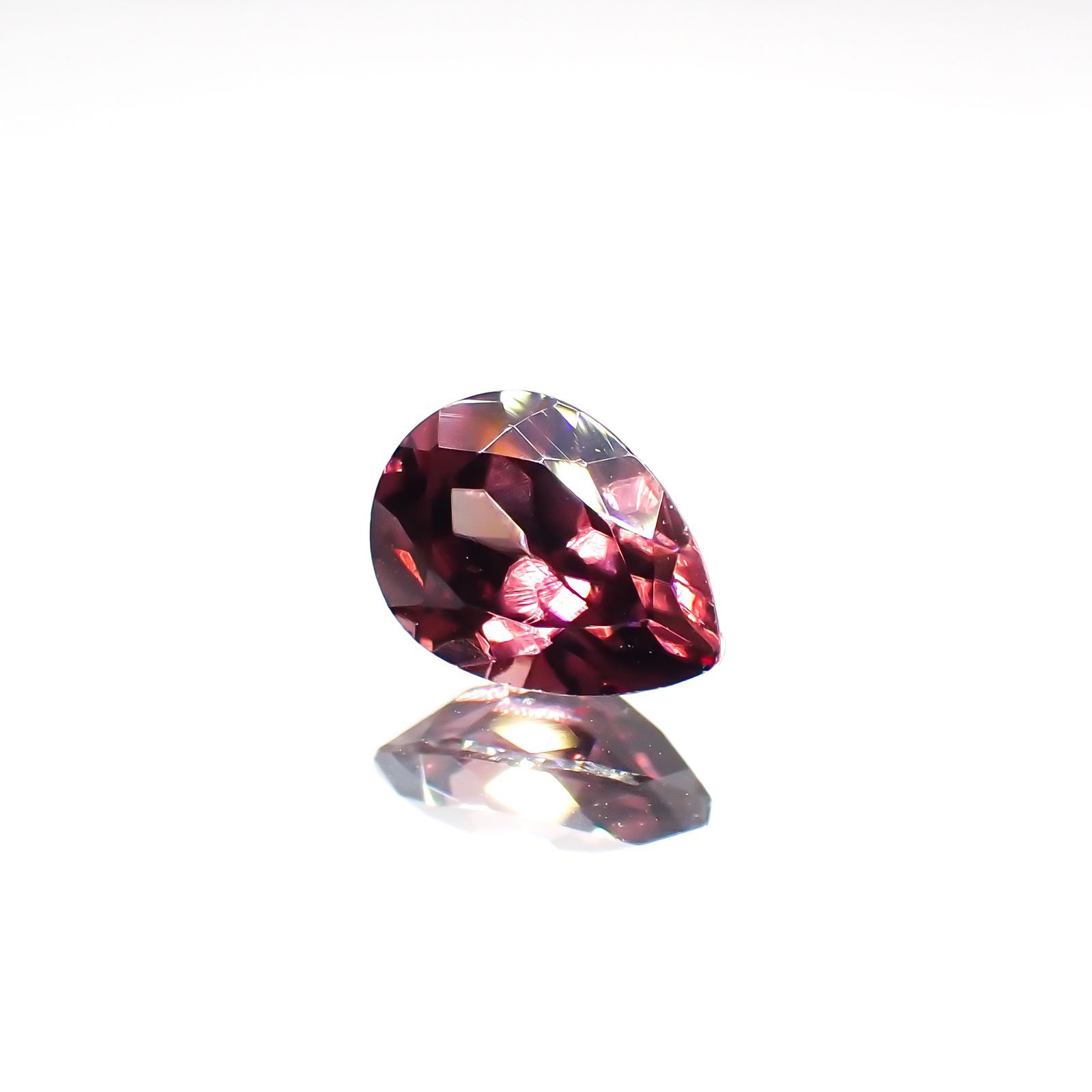 ピンクジルコン(宝石名ジルコン)スリランカ/カンボジア産 1.58ct 識別済[220114927]8x5.9mm前後