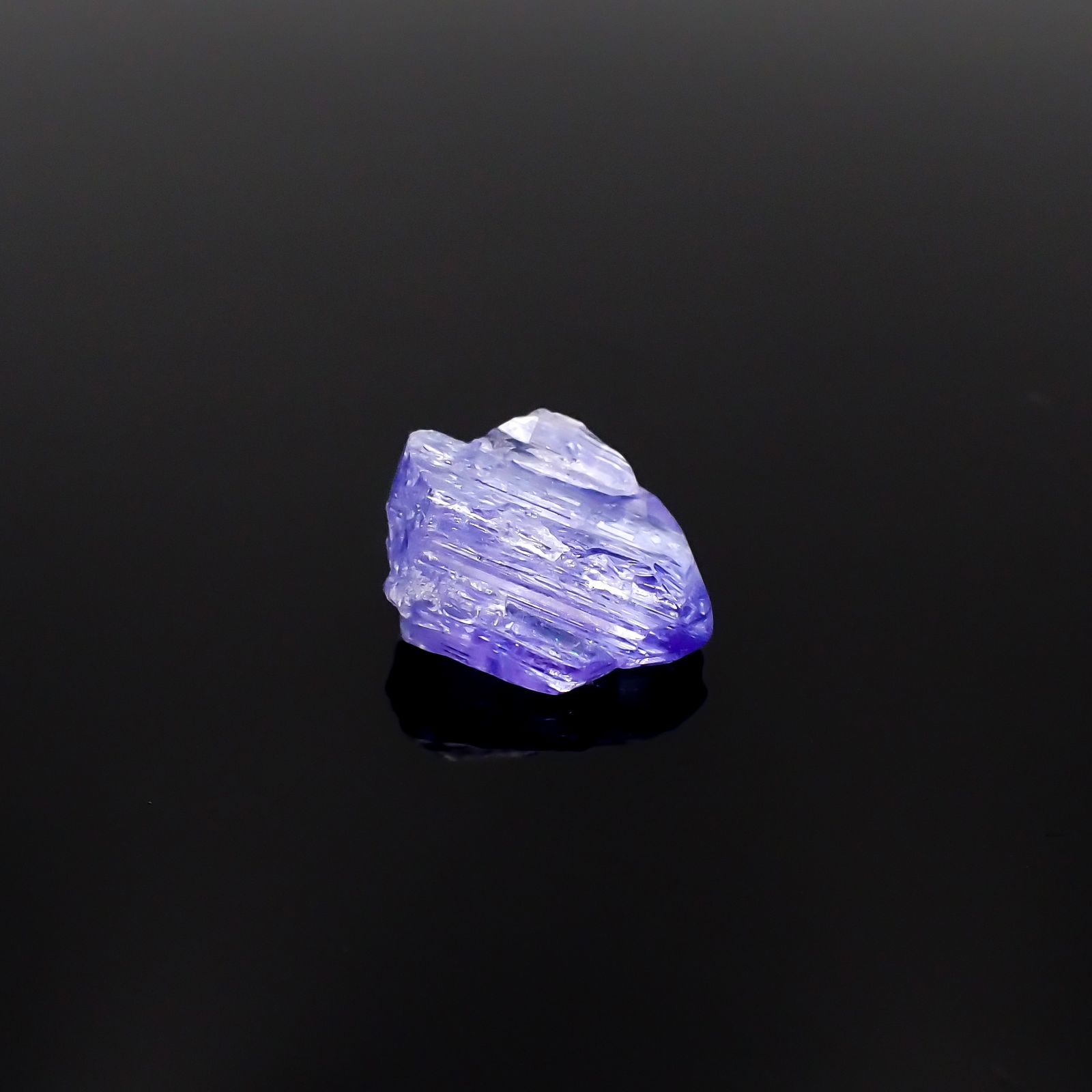 タンザナイト 原石(宝石名タンザナイト)タンザニア産 4.56ct 識別済[231224911]11.4x8.6mm前後