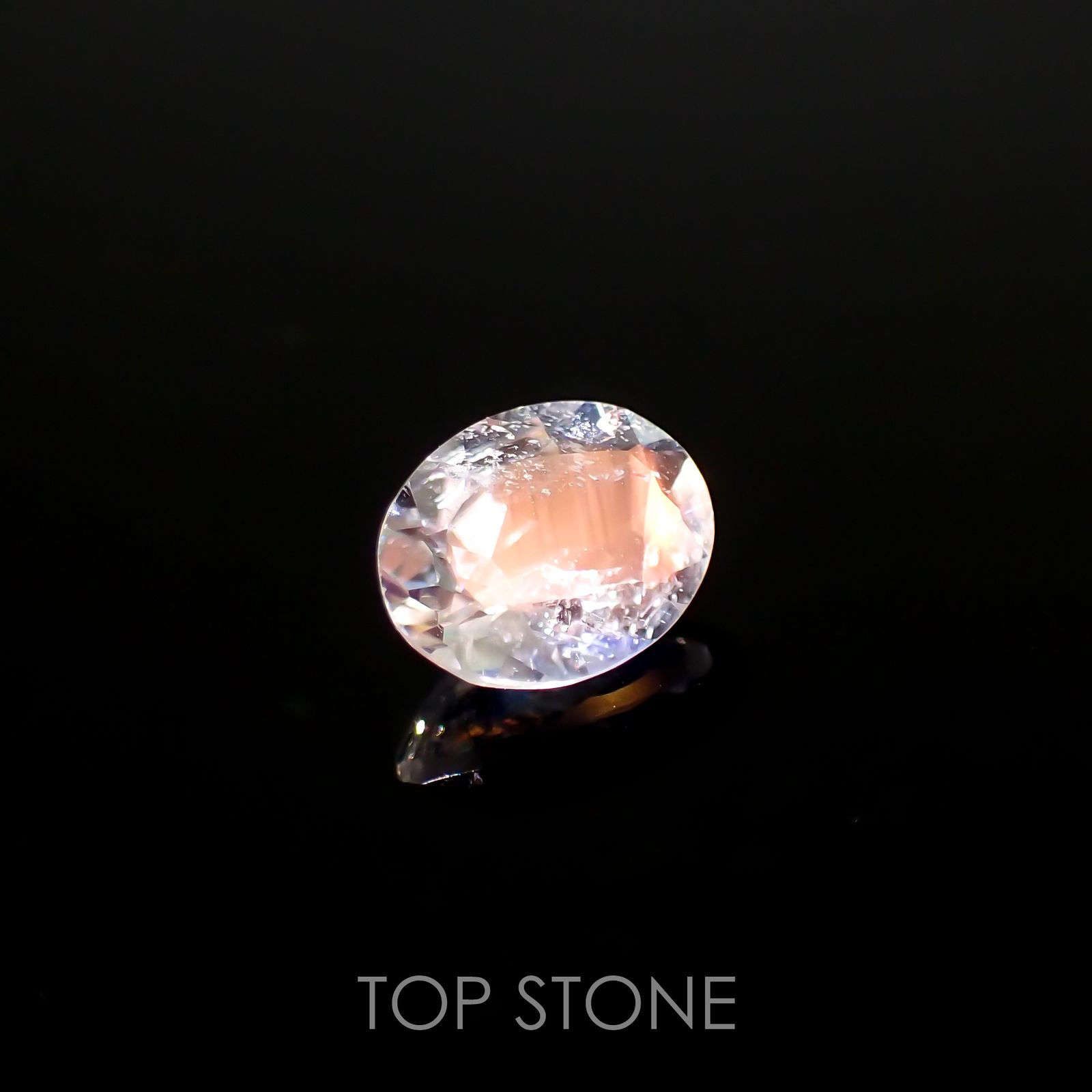 レインボームーンストーン(宝石名ラブラドライト)タンザニア産 0.59ct 識別済[220115456]6.7x5.1mm前後