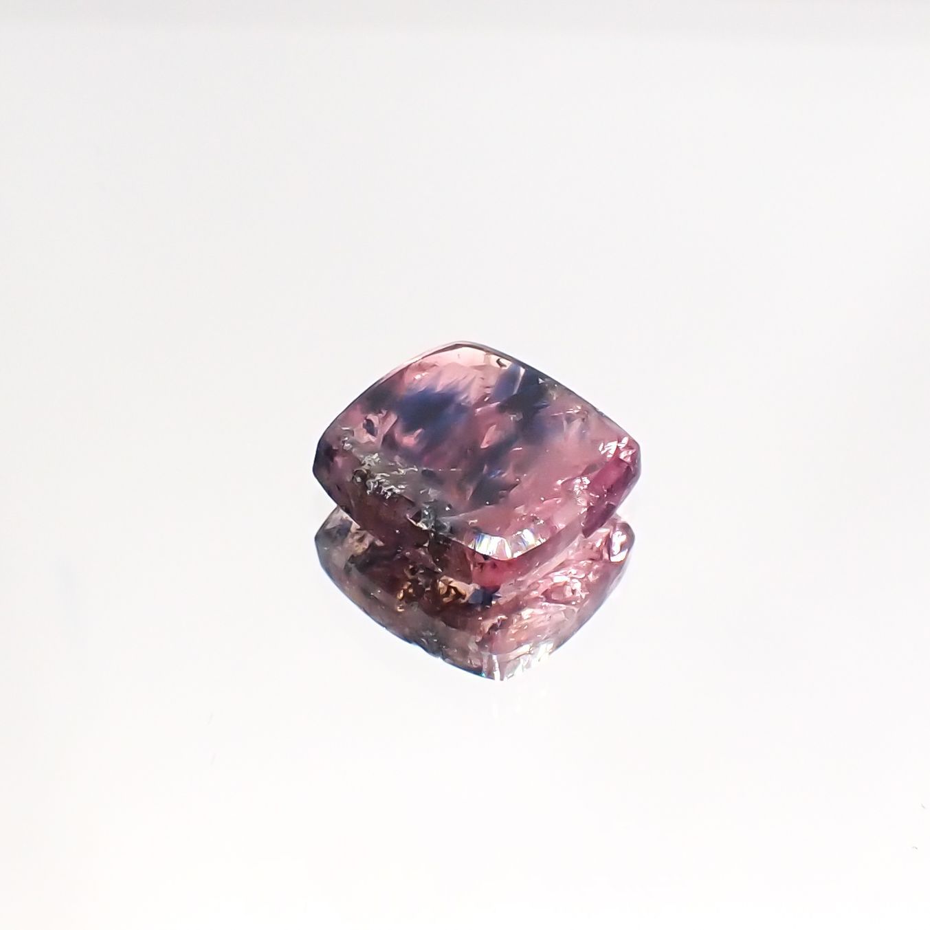ウィンザーサファイア(宝石名サファイア)タンザニア・ウィンザー産 2.99ct 識別済[220515946]9.2x8.4mm前後