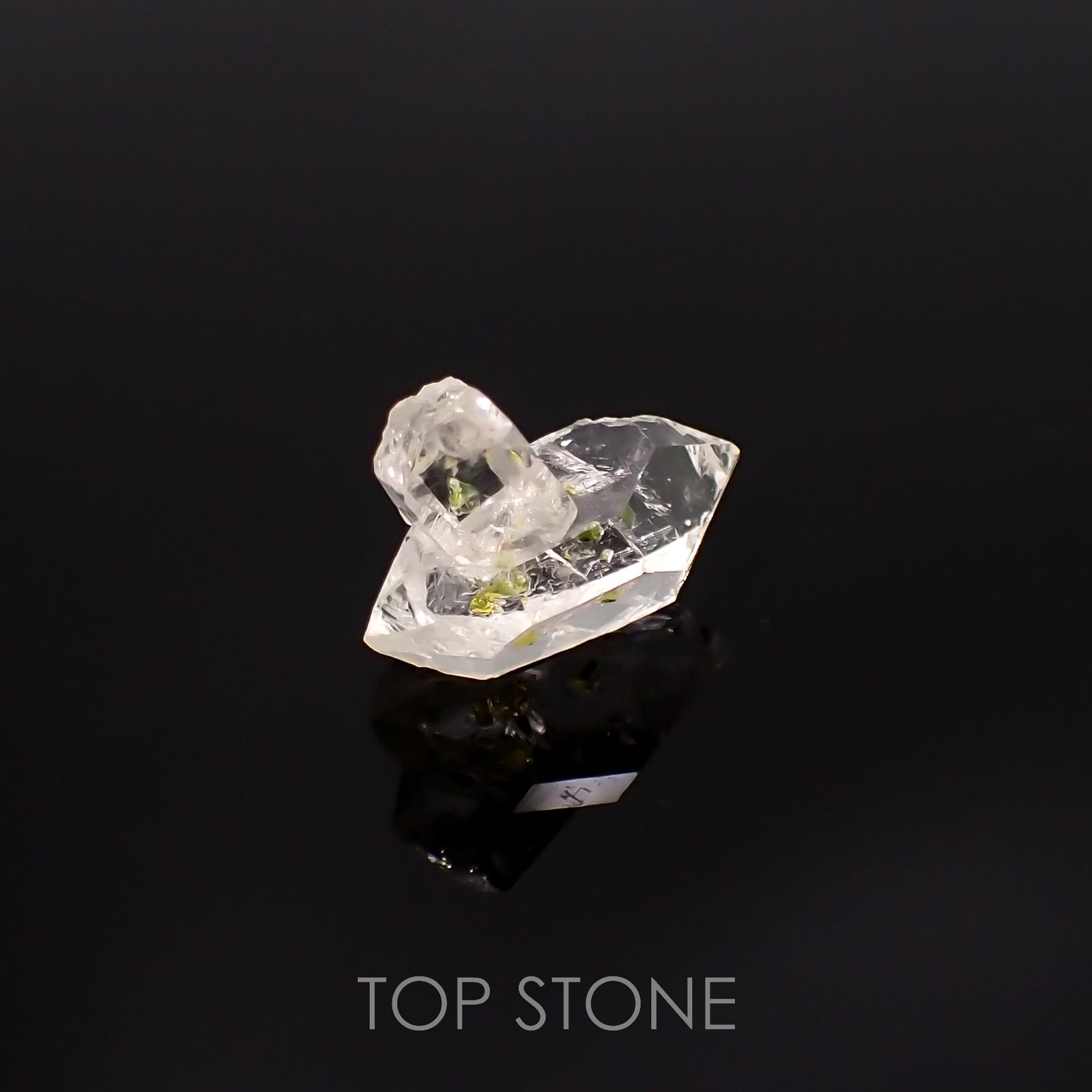 オイルインクォーツ 原石パキスタン産 5.33ct[220515875]15x10.5mm前後