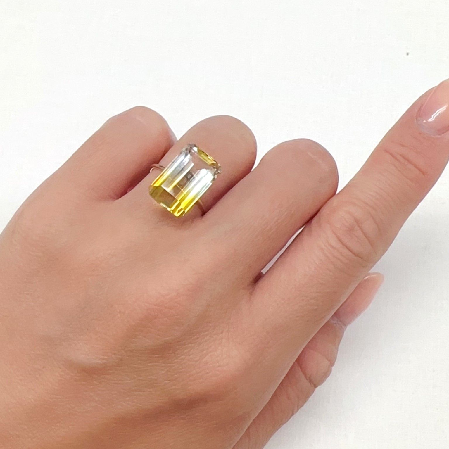 バイカラーシトリン ブラジル・ミナスジェライス州産 7.58ct[240326462]15x9.6mm前後