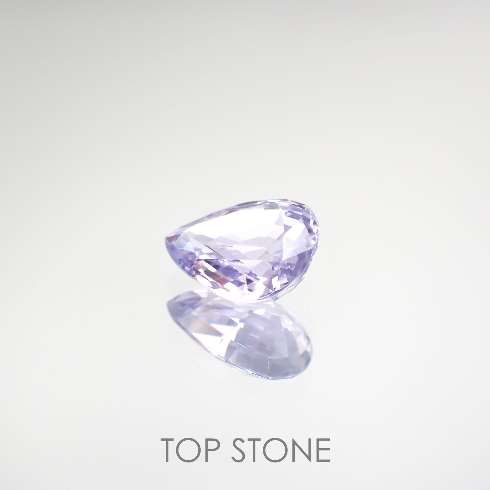 ラベンダーサファイア(宝石名サファイア) マダガスカル/スリランカ産 1.870ct ソ付(彩珠)[210912500]8.8×7.2mm前後