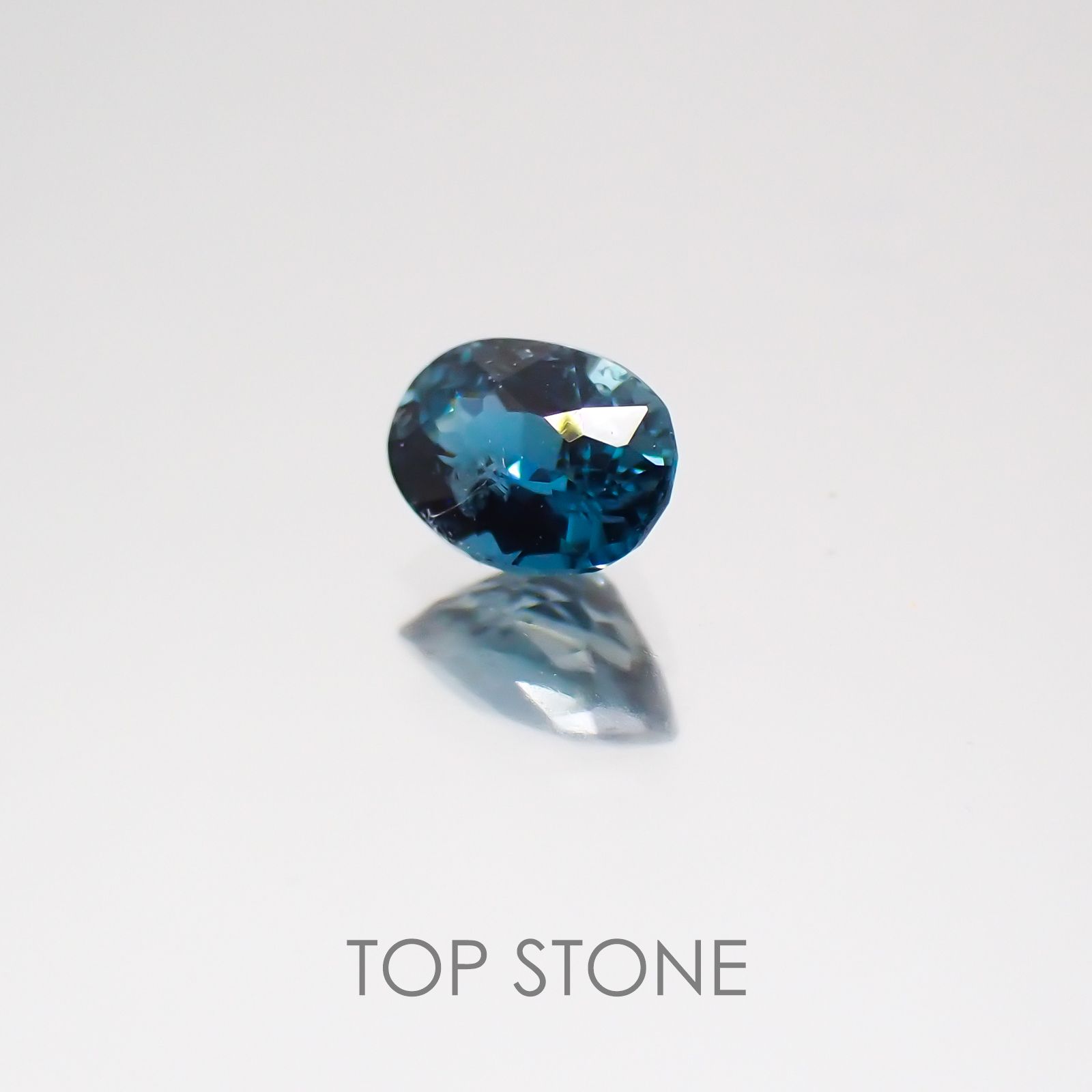 サファリン マダガスカル産 ルース 0.22ct[20128835]4.1×3mm前後