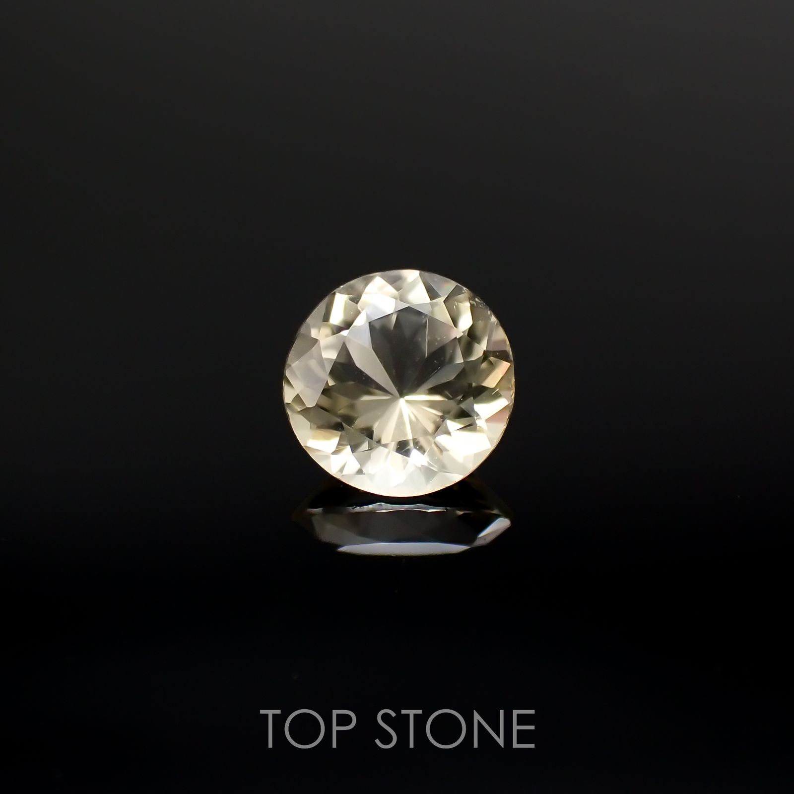 イエロースキャポライト(宝石名イエロー・スキャポライト)タンザニア産 0.37ct 識別済[220918026]4.9x4.9mm前後