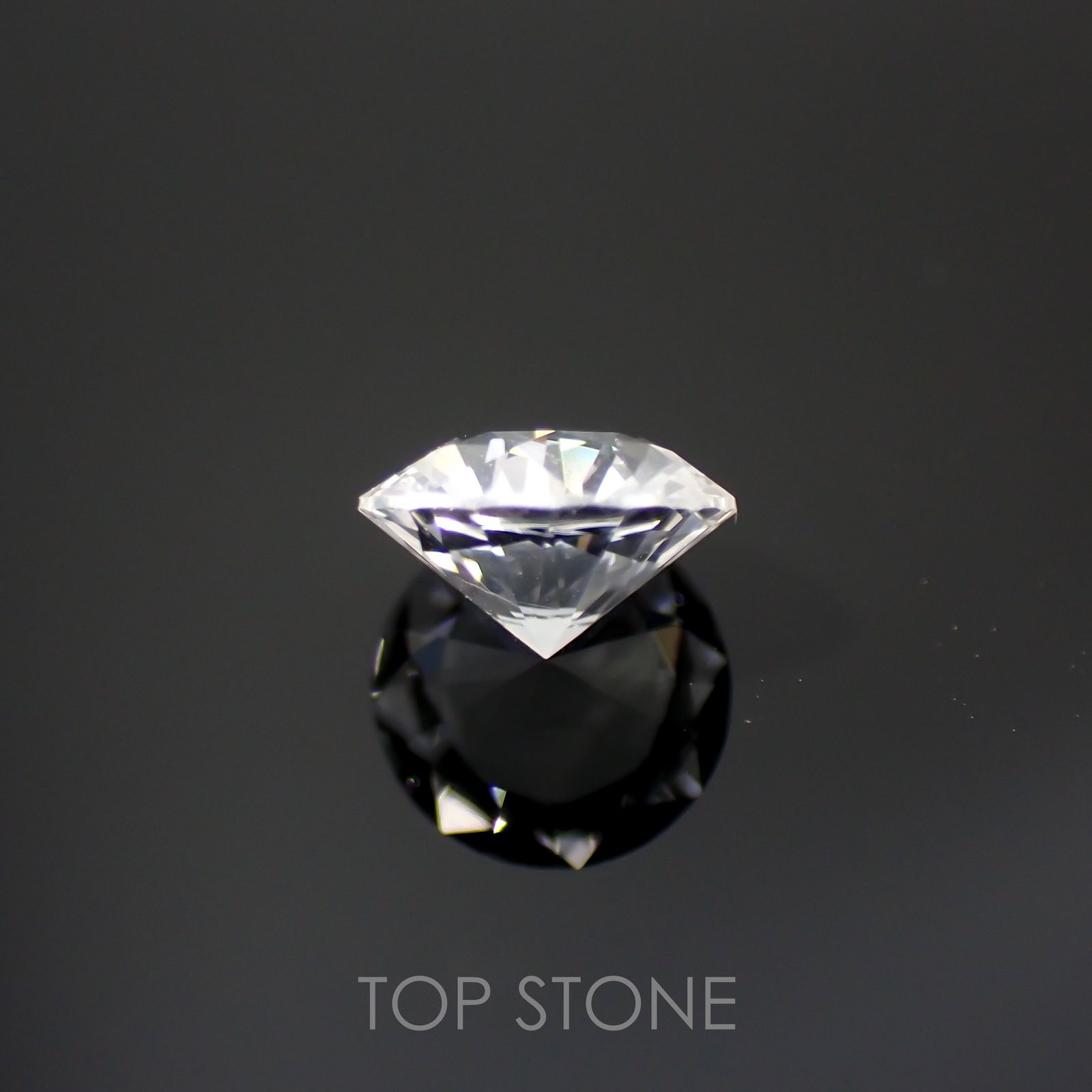 フェナカイト(宝石名フェナカイト)ブラジル産 0.83ct 識別済[220115166]6.5x6.5mm前後
