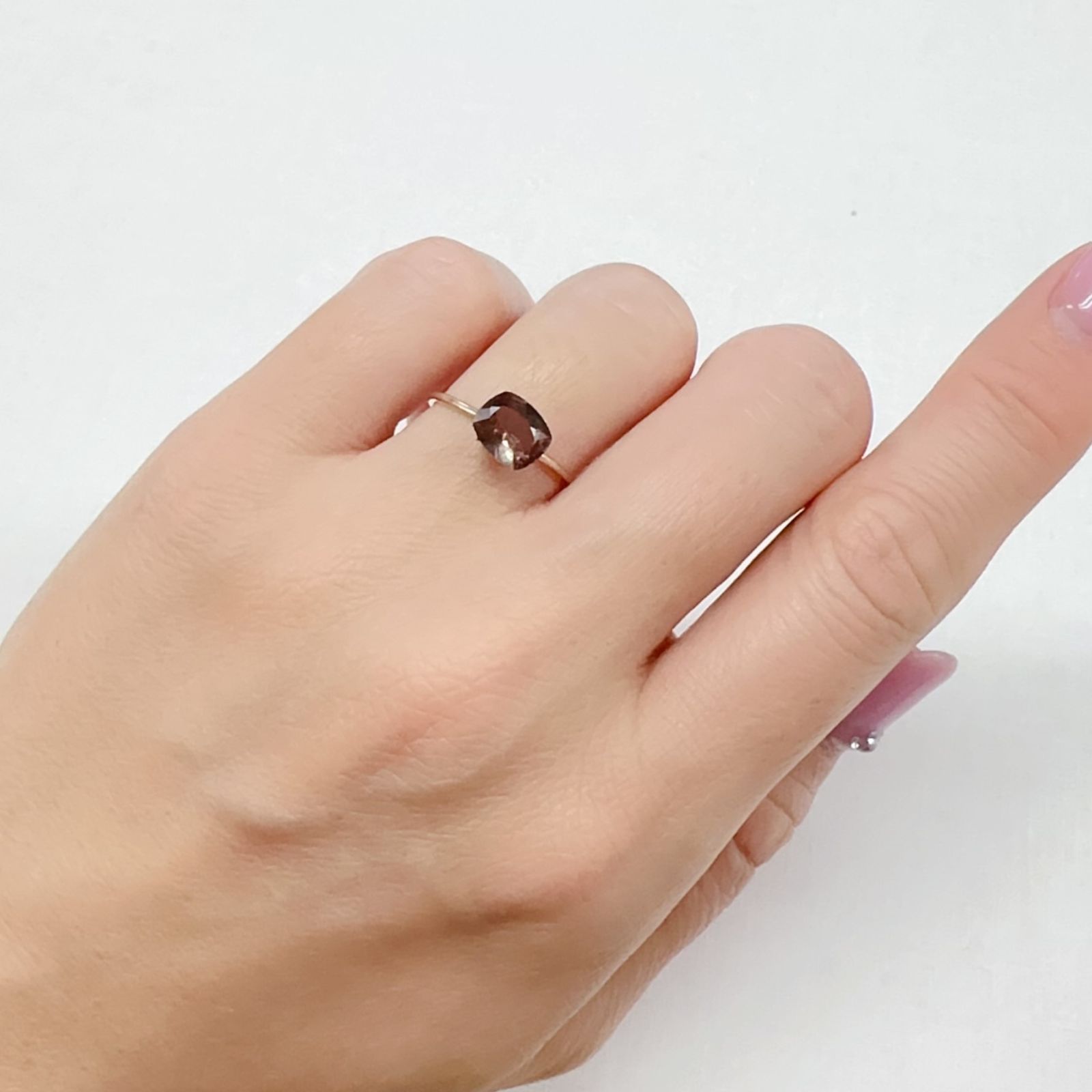 アキシナイト(宝石名アキシナイト)パキスタン産 1.03ct 識別済[231224383]7.2x6mm前後