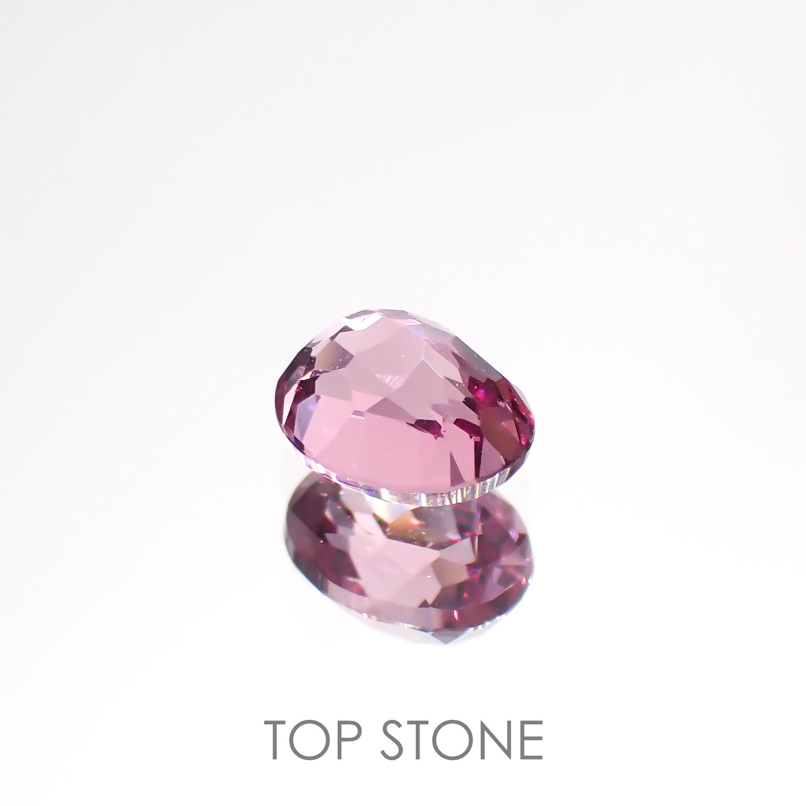 カラーシフトマラヤガーネット(宝石名ガーネット)タンザニア産 1.07ct 識別済[220115004]6.3x5mm前後