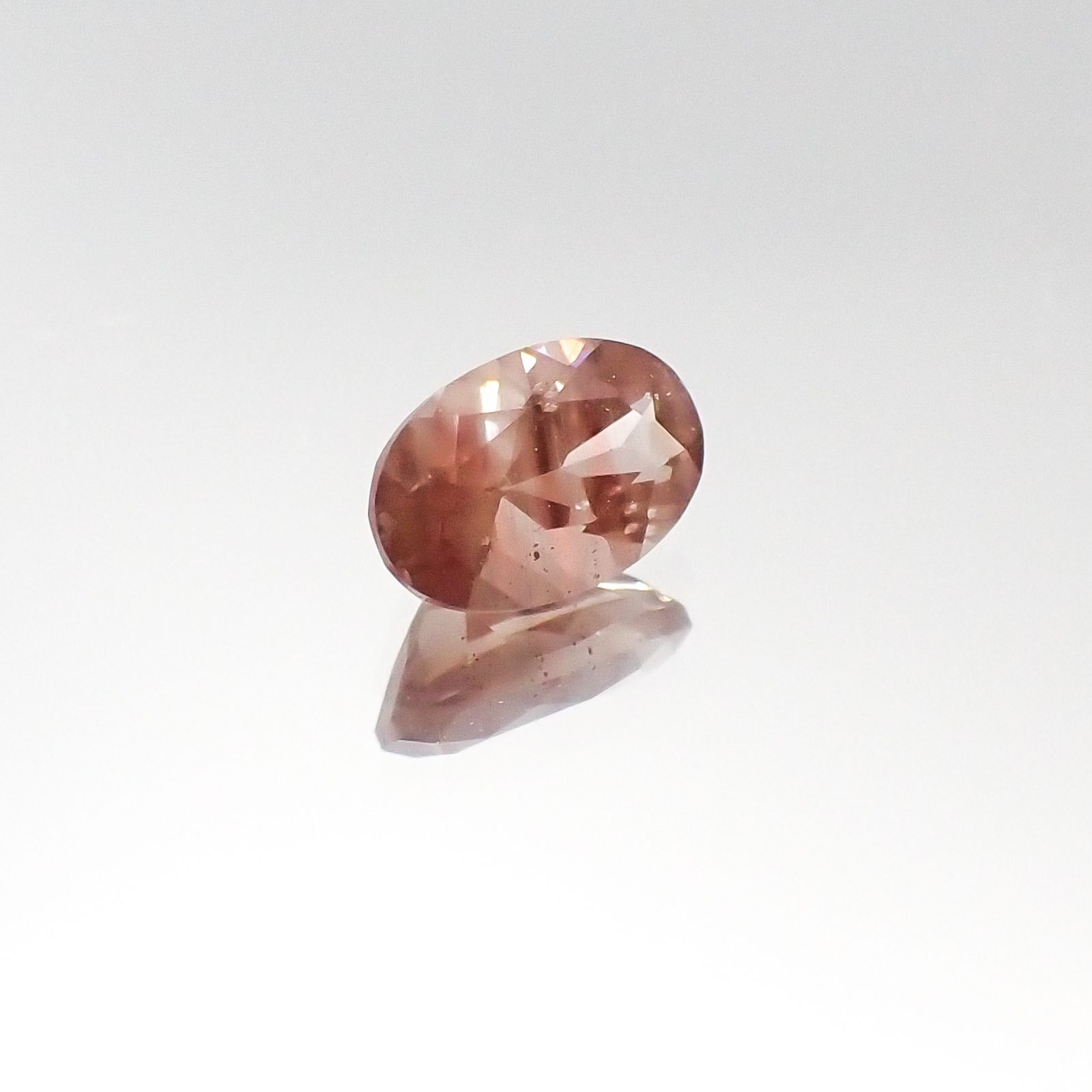 バイカラーオレゴンサンストーン(宝石名バイカラー・ラブラドライト)アメリカ・オレゴン州産 0.42ct 識別済[231023908]6.1x4mm前後