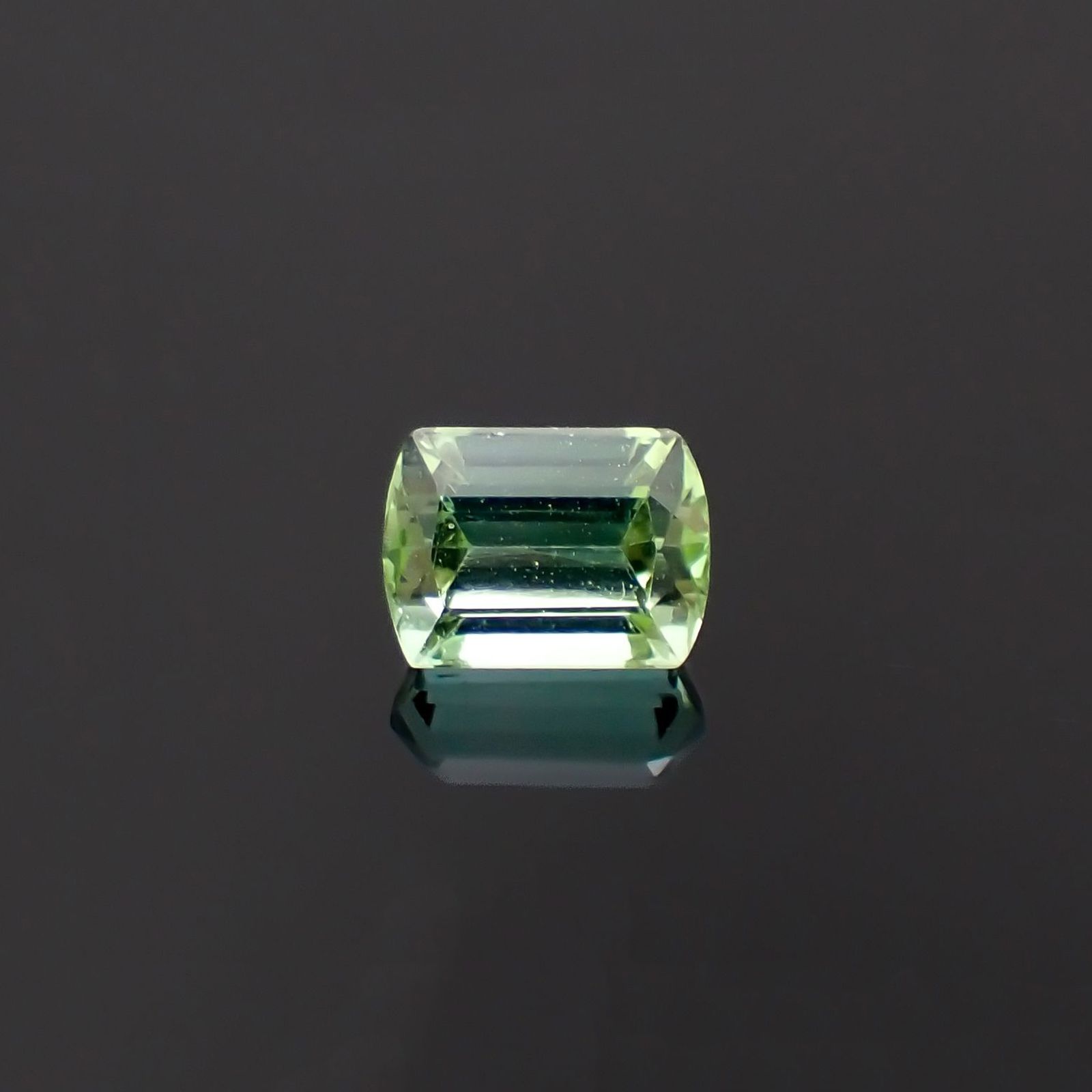 ミントトルマリン(宝石名トルマリン)アフガニスタン産 識別済 1.27ct / 6.7x4.9mm前後 [260320979]