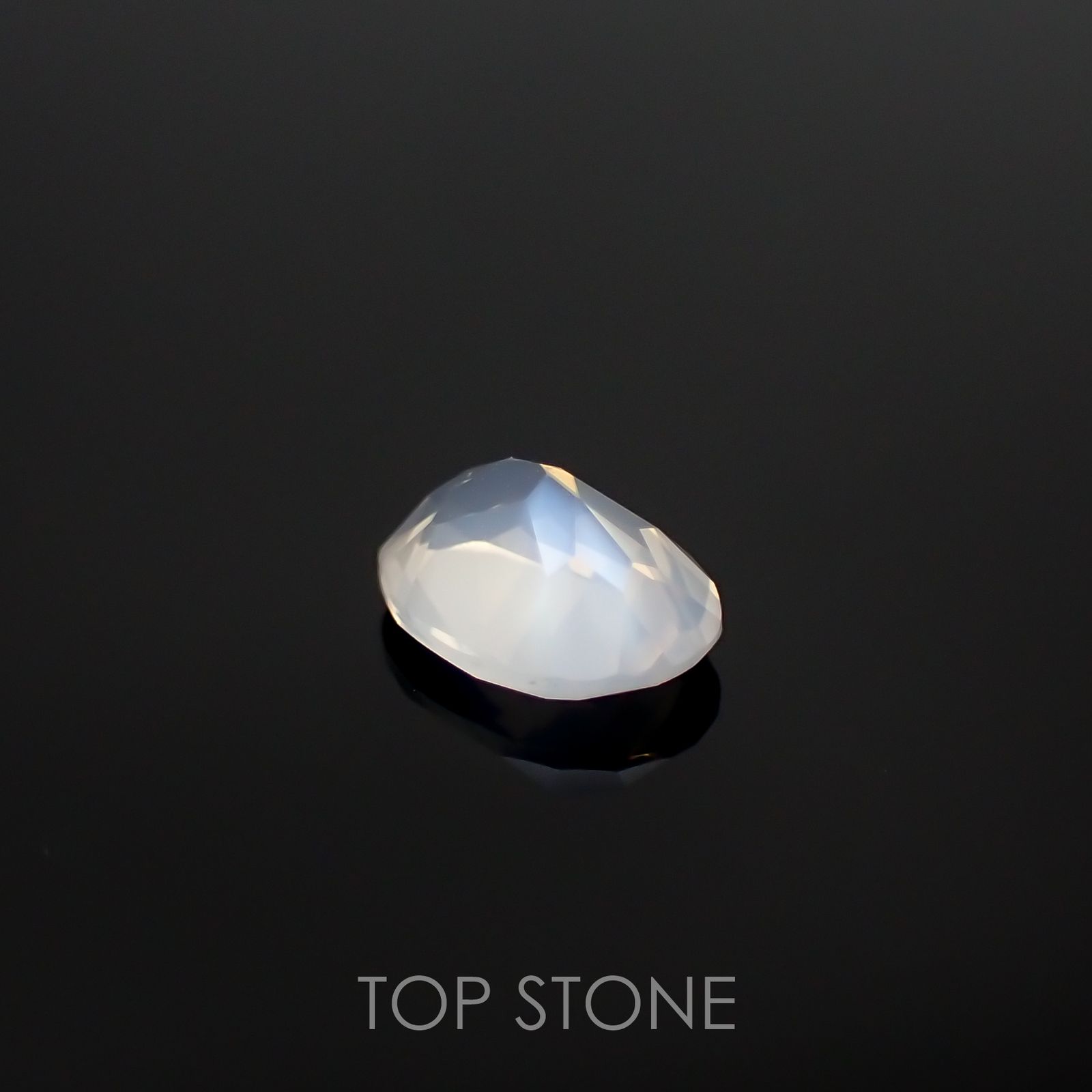 ムーンストーン(宝石名ムーンストーン) インド/スリランカ産 0.65ct 識別済[210611349]7.1×5.1mm前後