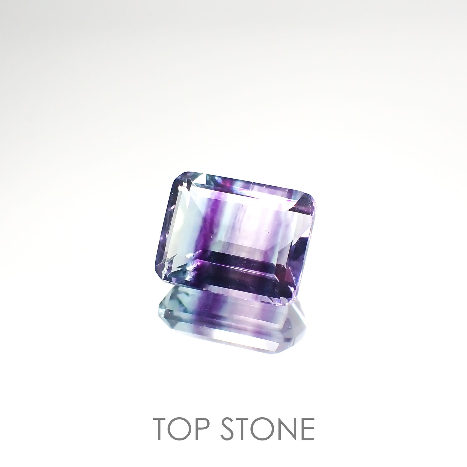 バイカラーフローライト ブラジル産 ルース 4.11ct[210913210]10.1×7.9mm前後