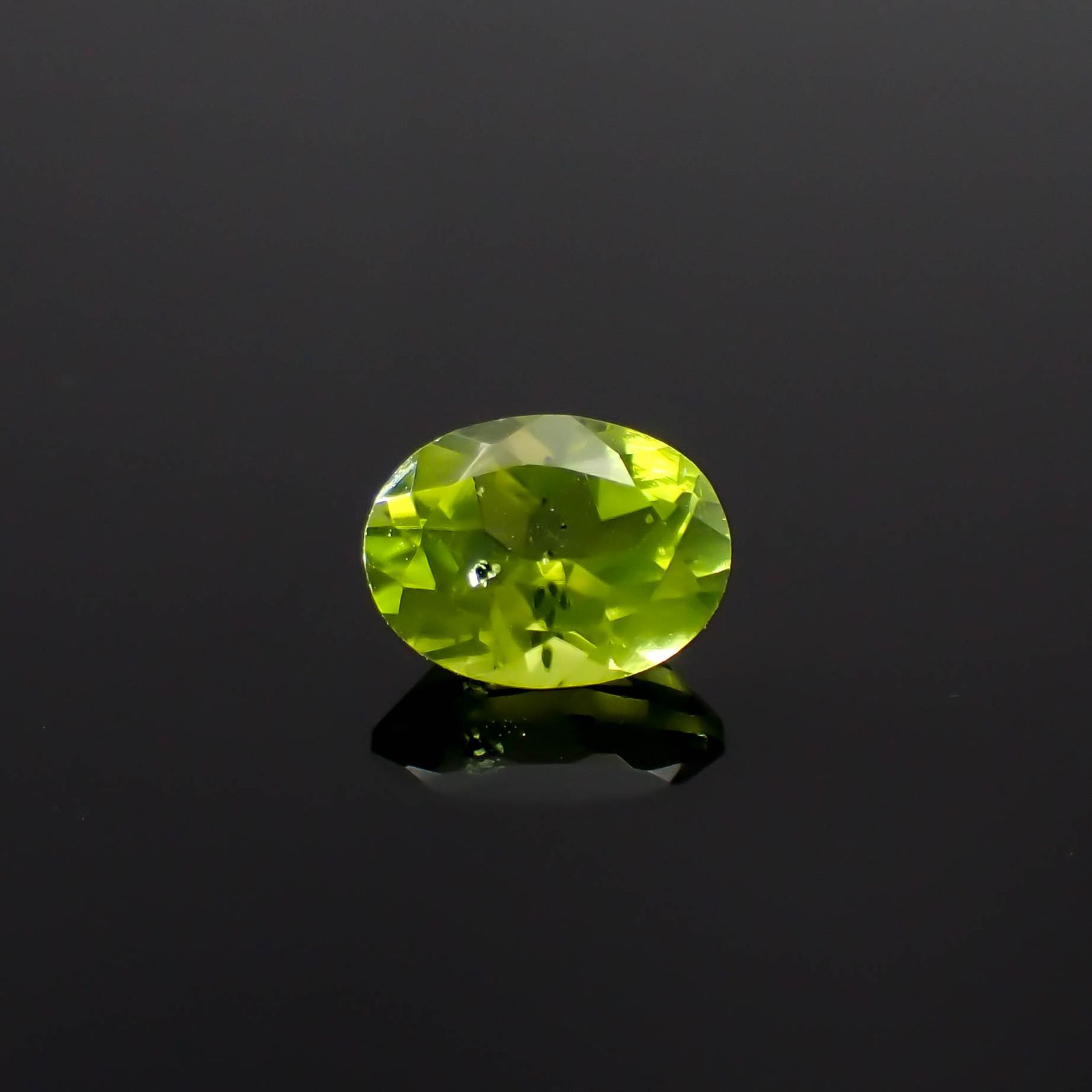 ブラックリリーパッドペリドット アメリカ・アリゾナ州産 1.60ct[240627939]8x6.1mm前後
