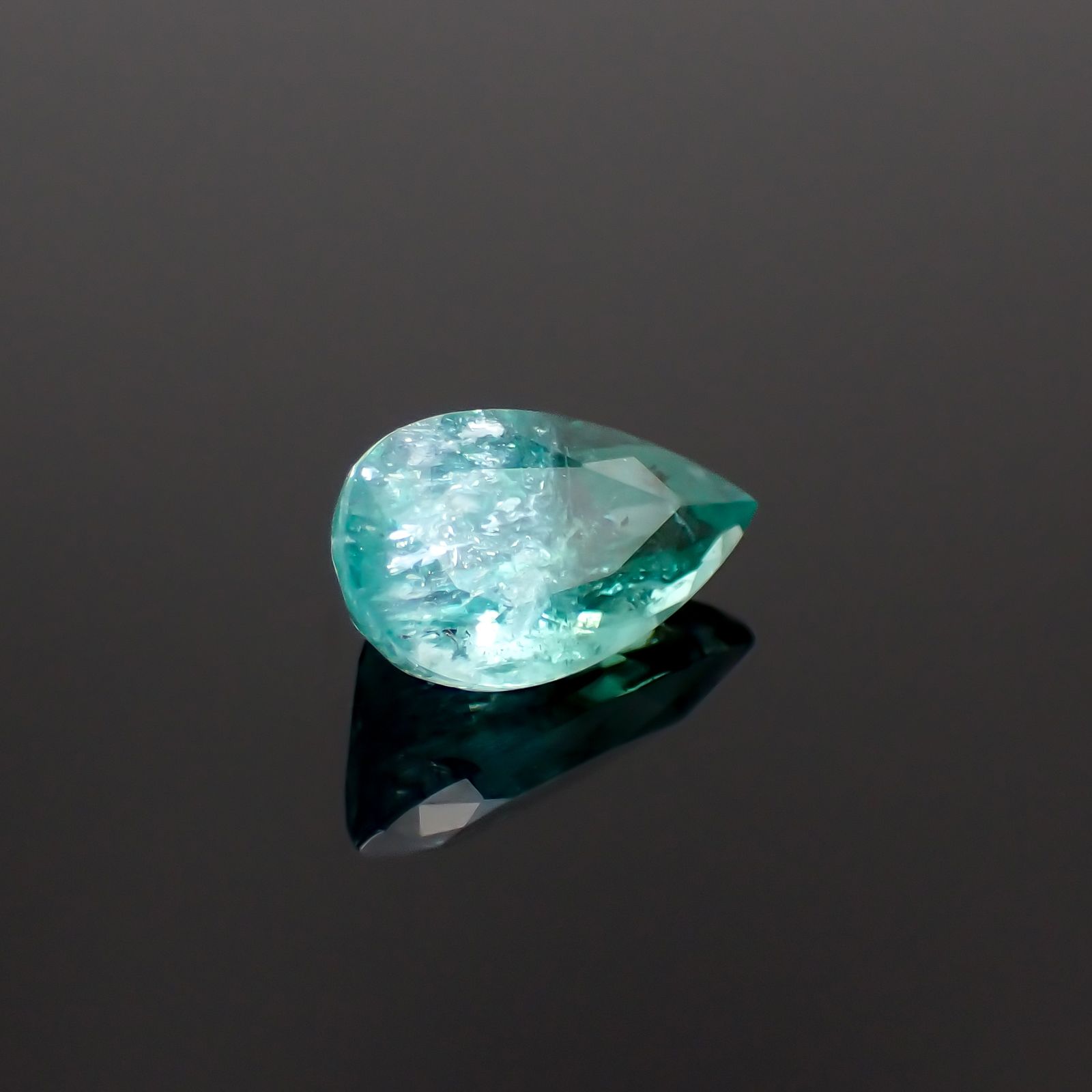 バイカラーパライバトルマリン(宝石名トルマリン/別名パライバ・トルマリン)ナイジェリア産 2.78ct GIA鑑付[231023684]12.27x7.02mm前後