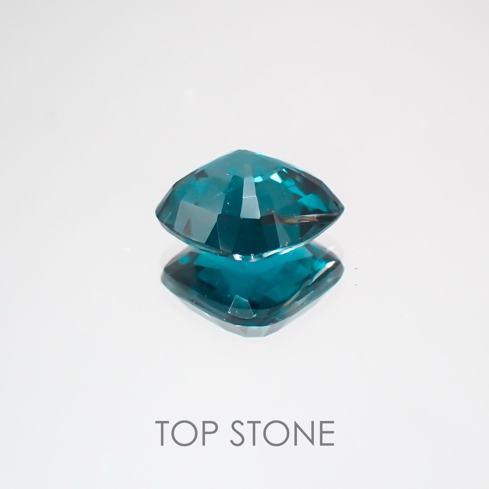 オーシャンブルーカイヤナイト ネパール産 ルース 2.6ct[210310278]8×8mm前後