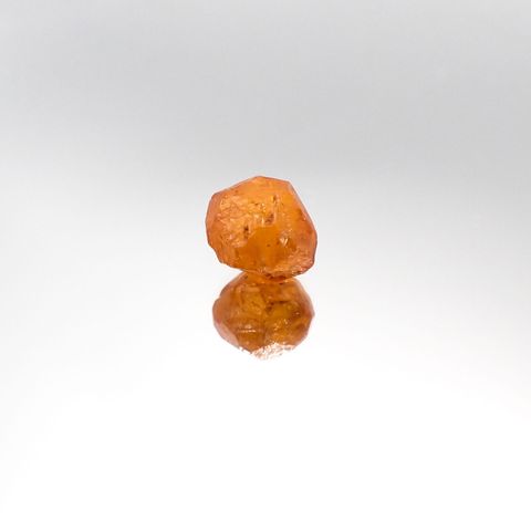 スペサルティンガーネット マンダリンオレンジカラー 原石(宝石名ガーネット)タンザニア産 5.80ct 識別済[230823122]9.8x8.8mm前後