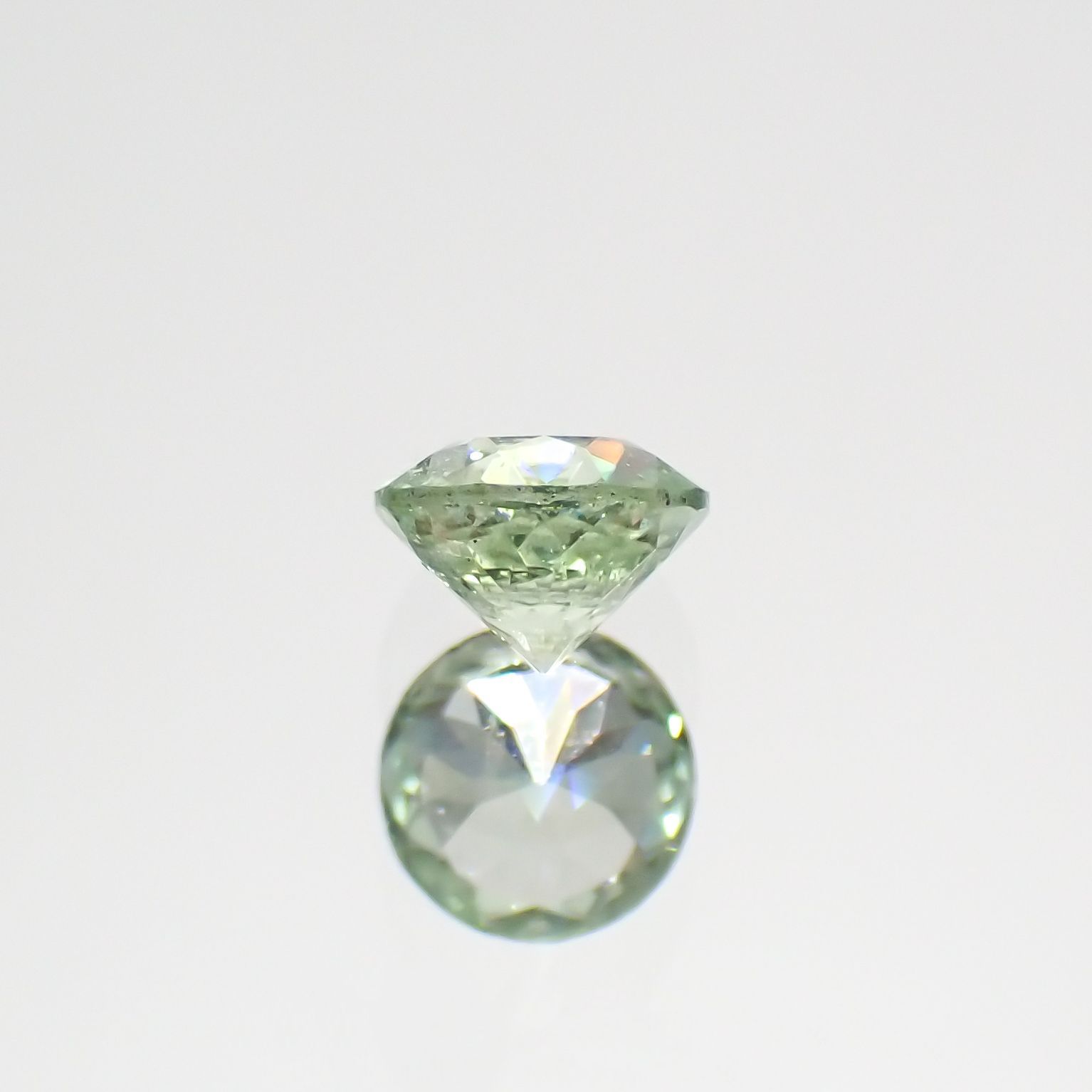 バナジウムコーネルピン(宝石名コーネルピン)タンザニア・タンガ州産 0.31ct 識別済[220115629]4.1x4.1mm前後