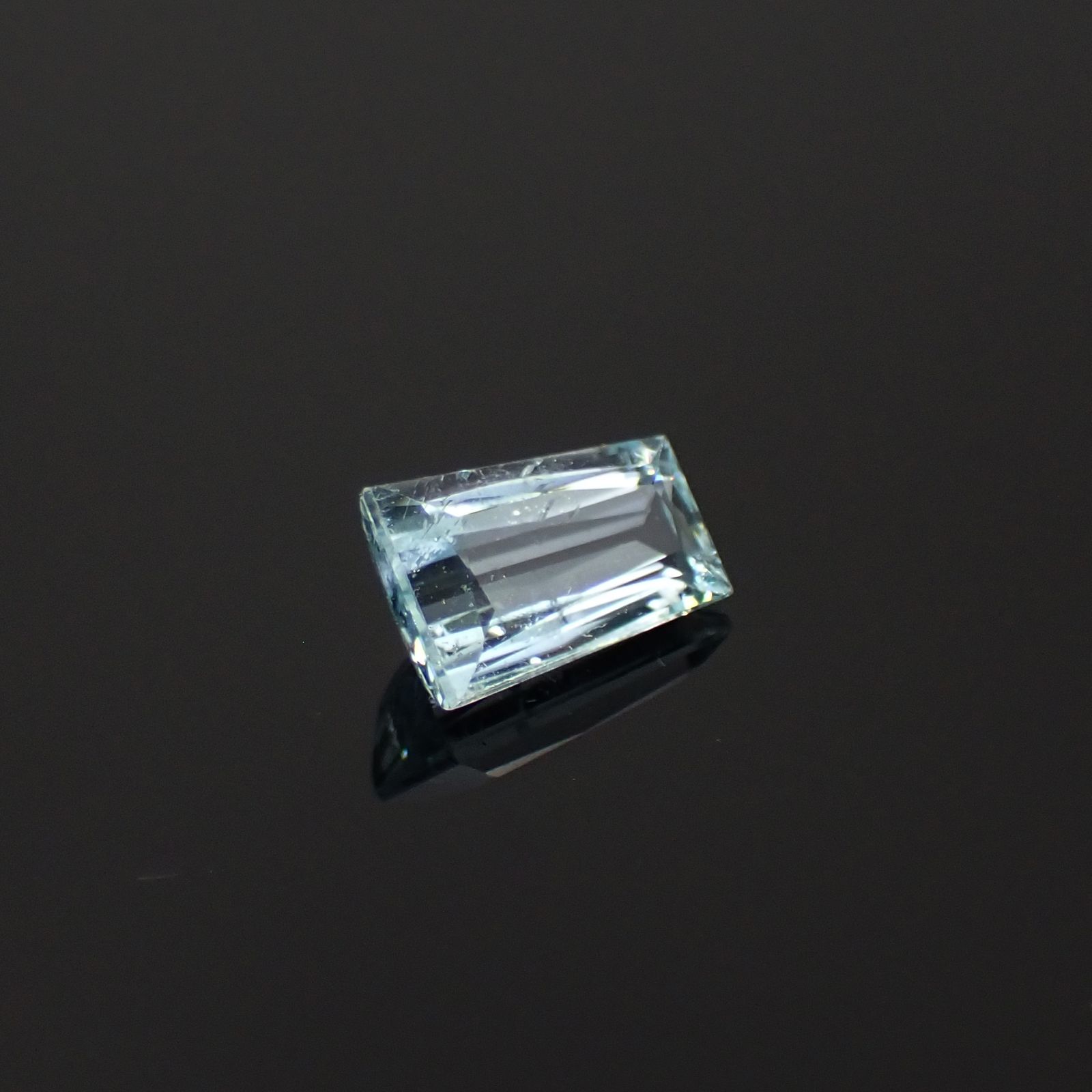 パライバトルマリン(宝石名トルマリン/別名パライバ・トルマリン)モザンビーク産 0.88ct 識別済[230522235]7.4x4.8mm前後