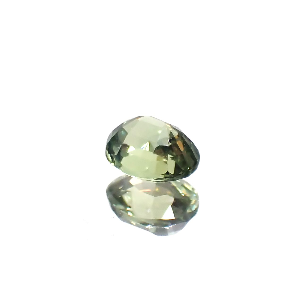 バナジウムクリソベリル(宝石名クリソベリル)マダガスカル産 0.486ct ソ付(日独)[240527635]5x4.06mm前後