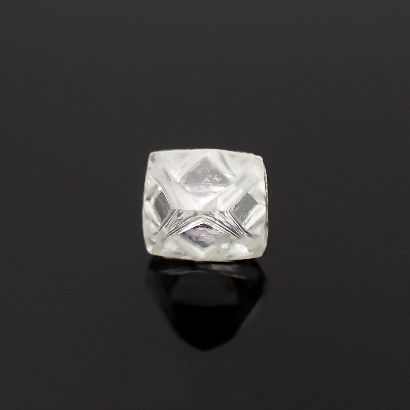 ソーヤブルダイヤモンド 原石(宝石名ダイアモンド) 0.193ct ソ付(彩珠)[230120146]2.9x2.7mm前後