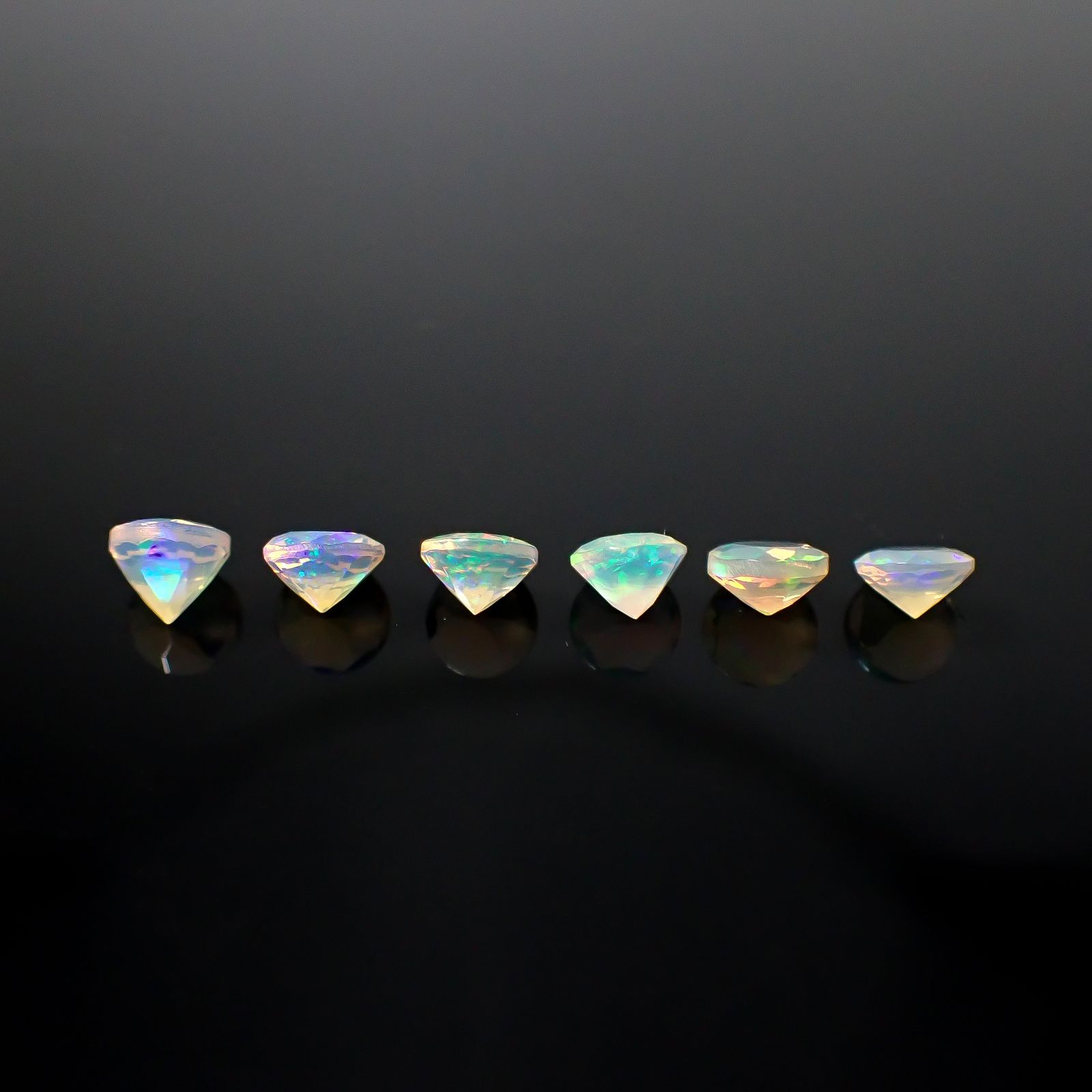 <ランダムセレクト1個販売>エチオピアオパール エチオピア産 約0.25ct [250129744-PAC]5x5mm前後