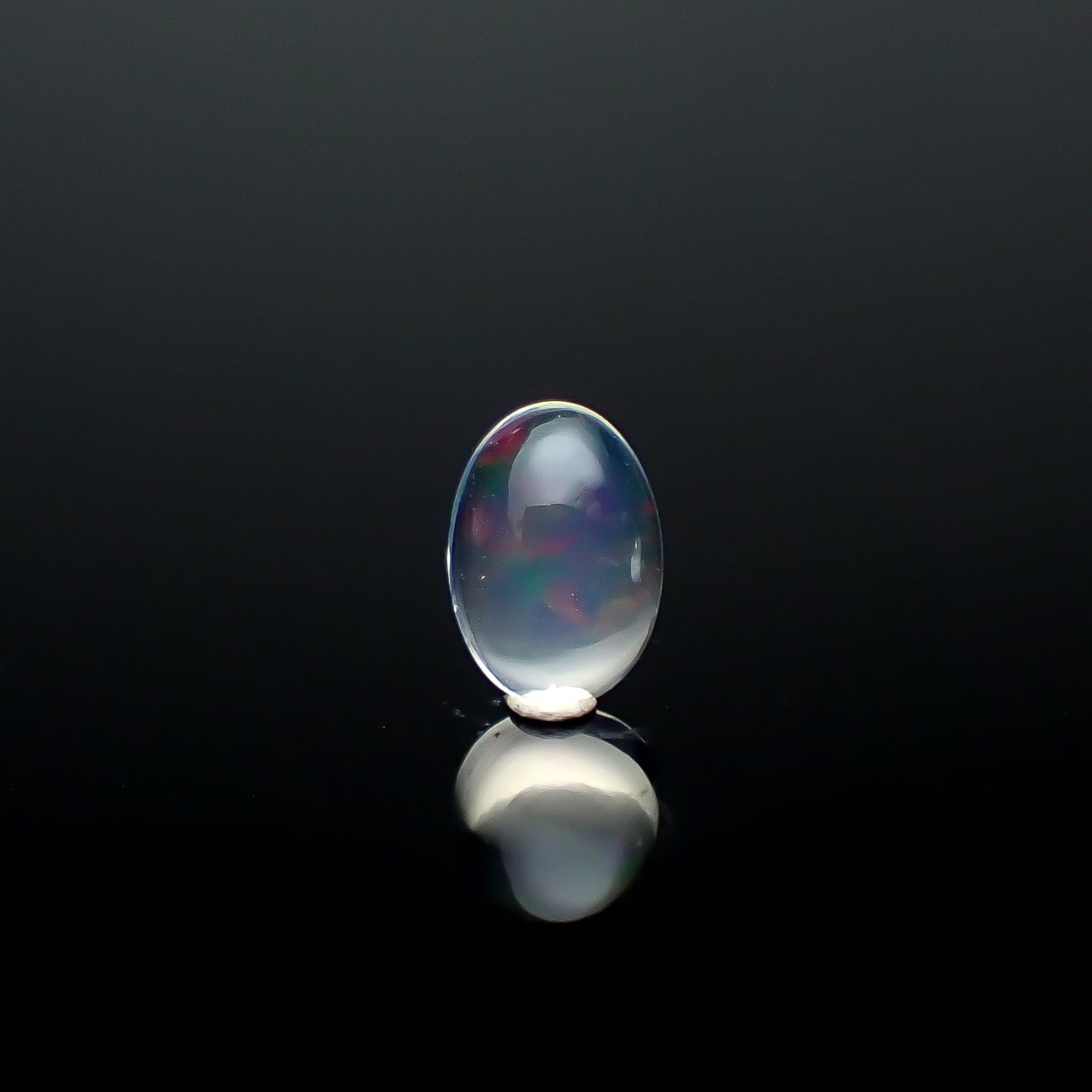 ウォーターオパール メキシコ産 0.56ct / 7.4x5.2mm前後 [250930997]
