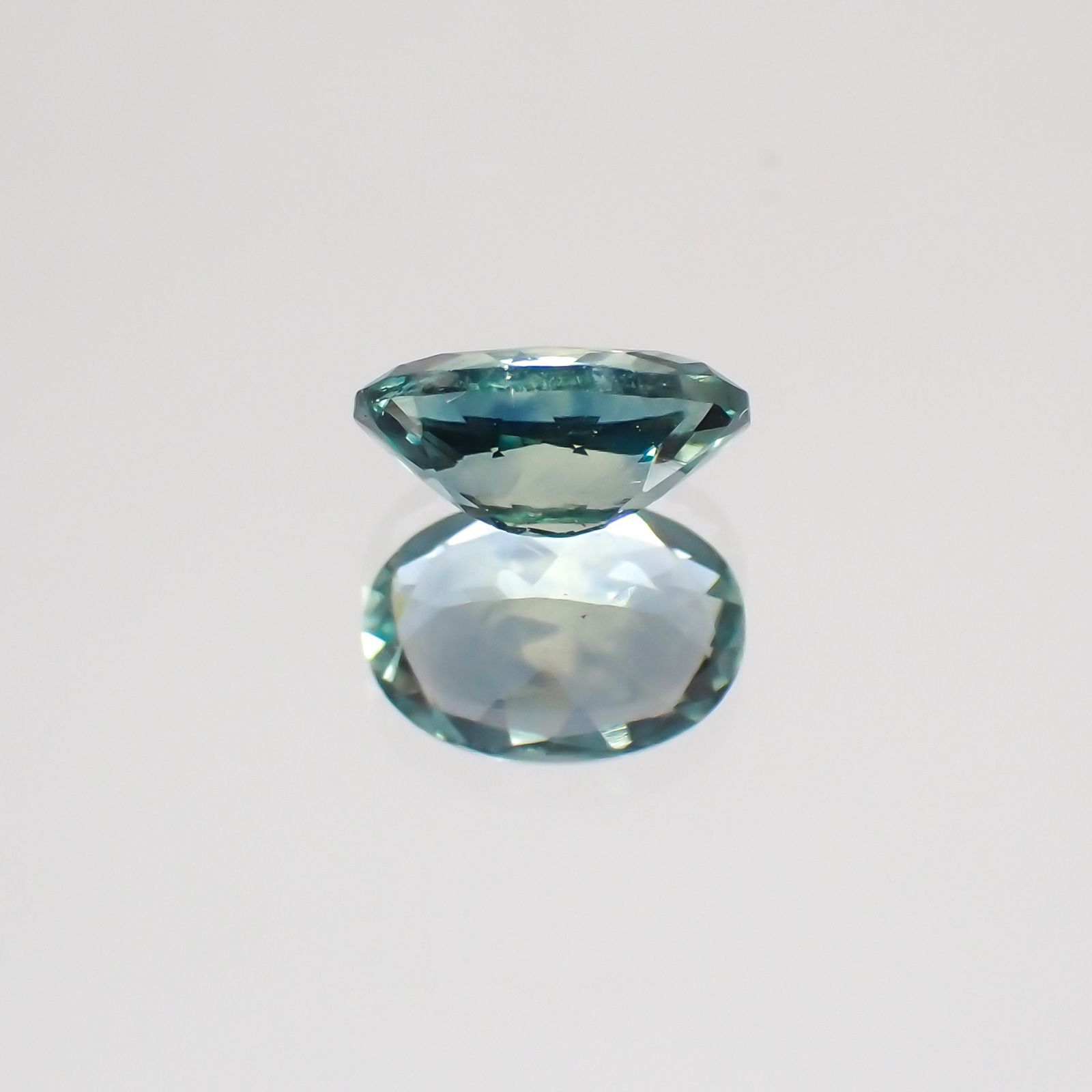 モンタナサファイア アメリカ産 ルース 0.73ct[20129305]6.6×4.6mm前後