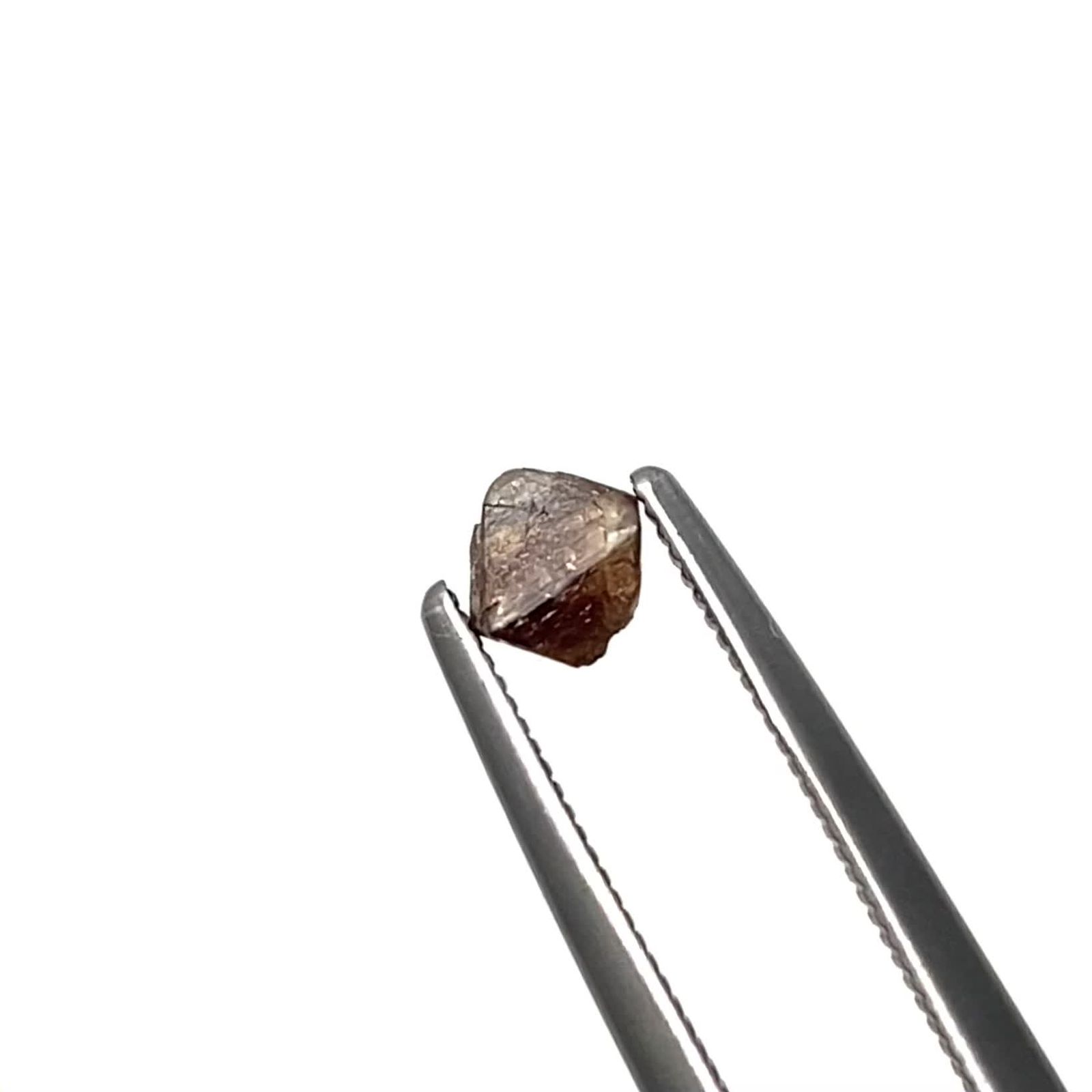 ソーヤブルダイヤモンド 原石 0.46ct / 5.2x3.8mm前後 [240326561