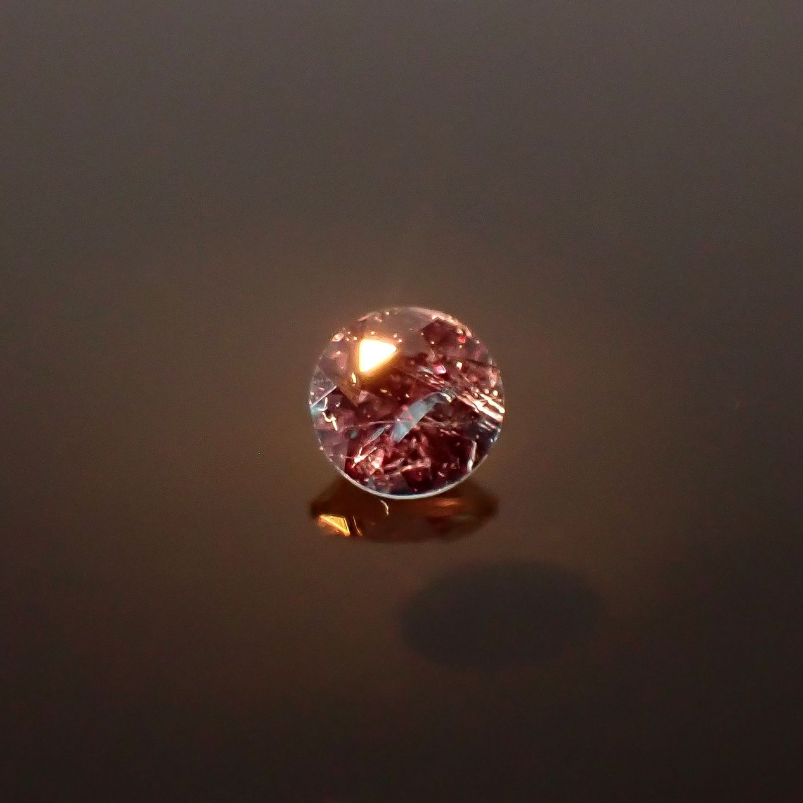 アレキサンドライト ロシア産 0.035ct / 2x2mm前後 [260131564]