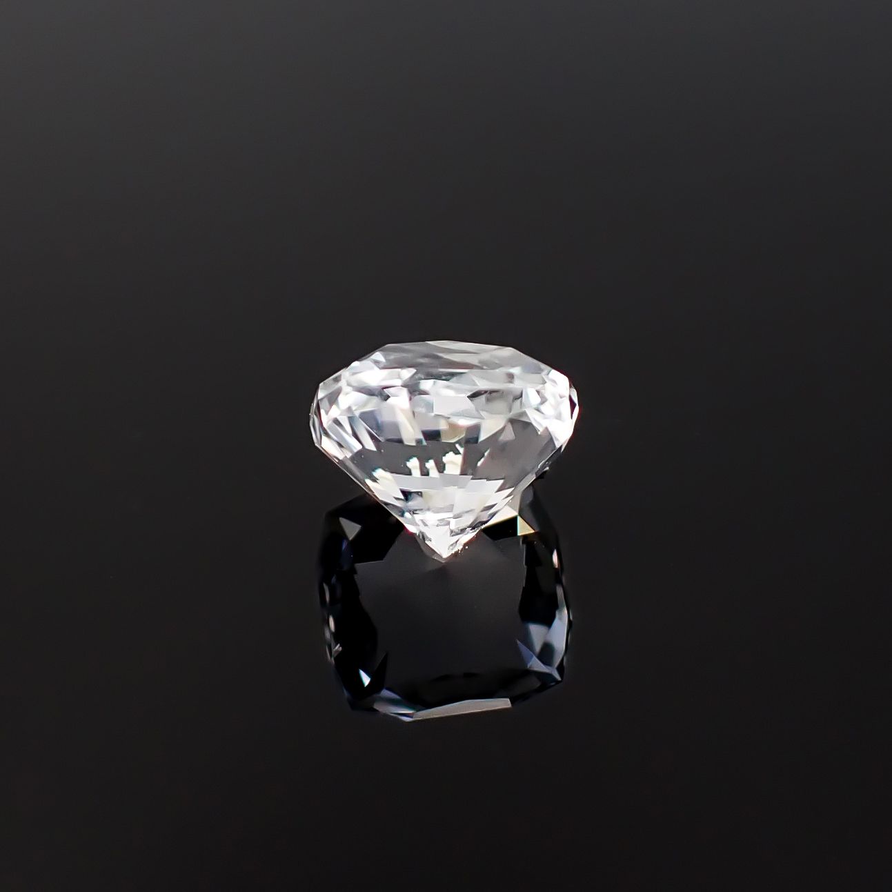 ◇カスタムカット◇日本水晶 宮崎県上八重産 1.75ct / 7.2x7.1mm前後 [260632420]