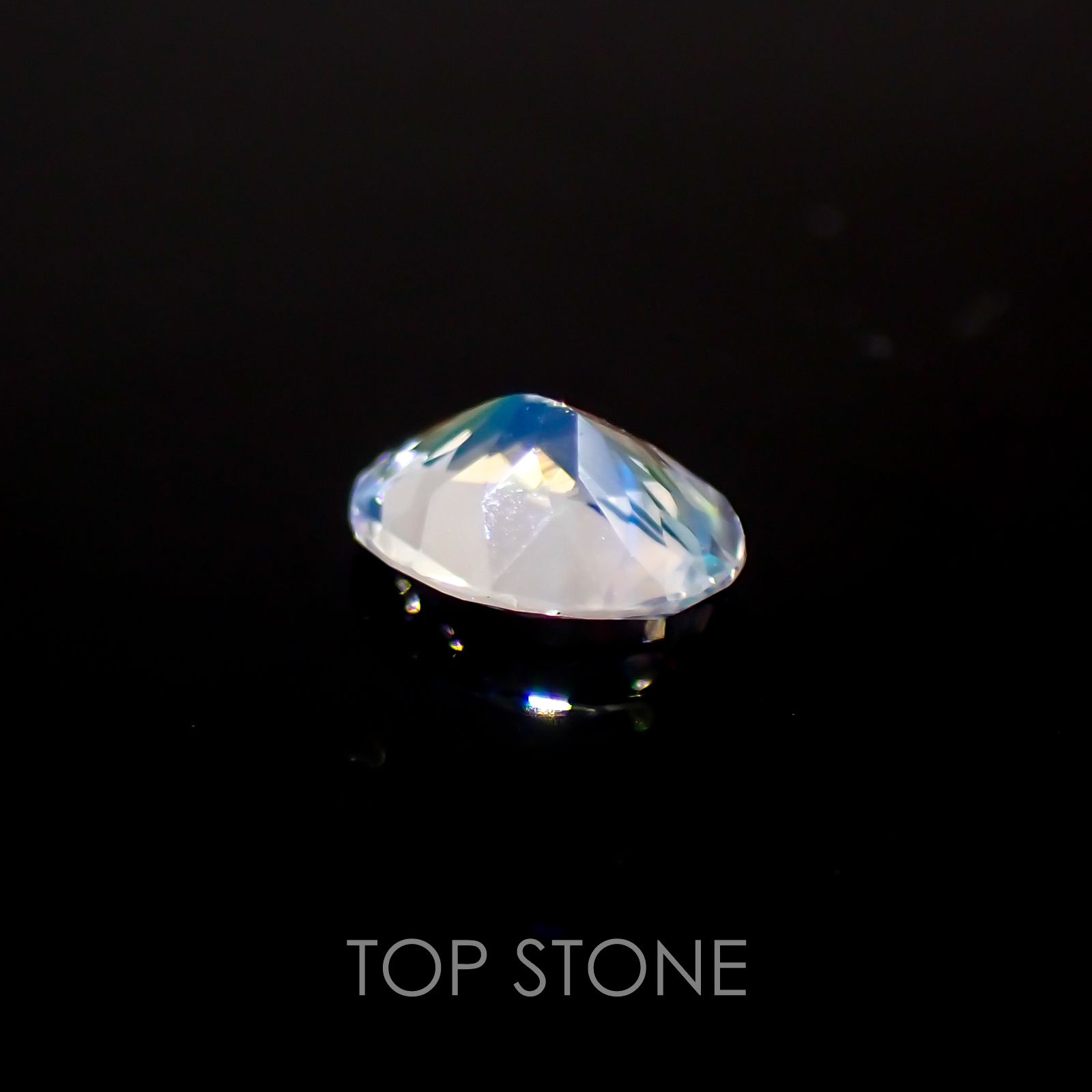 レインボームーンストーン(アンデシンラブラドライト) マダガスカル産 ルース 0.28ct[210410567]5.4×4.2mm前後