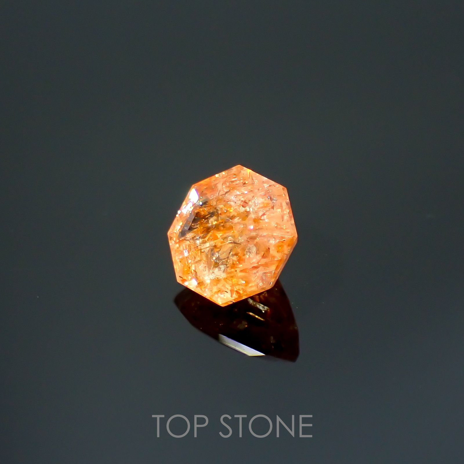 ◇オクタゴンカット◇イリュージョンサンストーン インド産 0.77ct[220115488]5.7x5.6mm前後