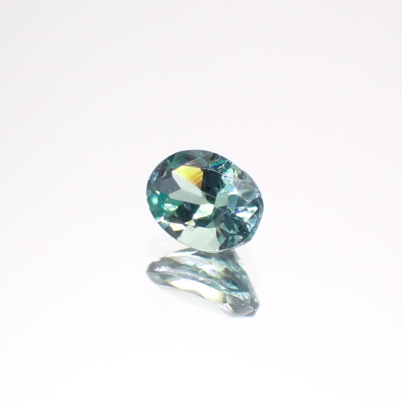 ブルーグリーンコーネルピン タンザニア産 0.17ct[230722849]4x3mm前後