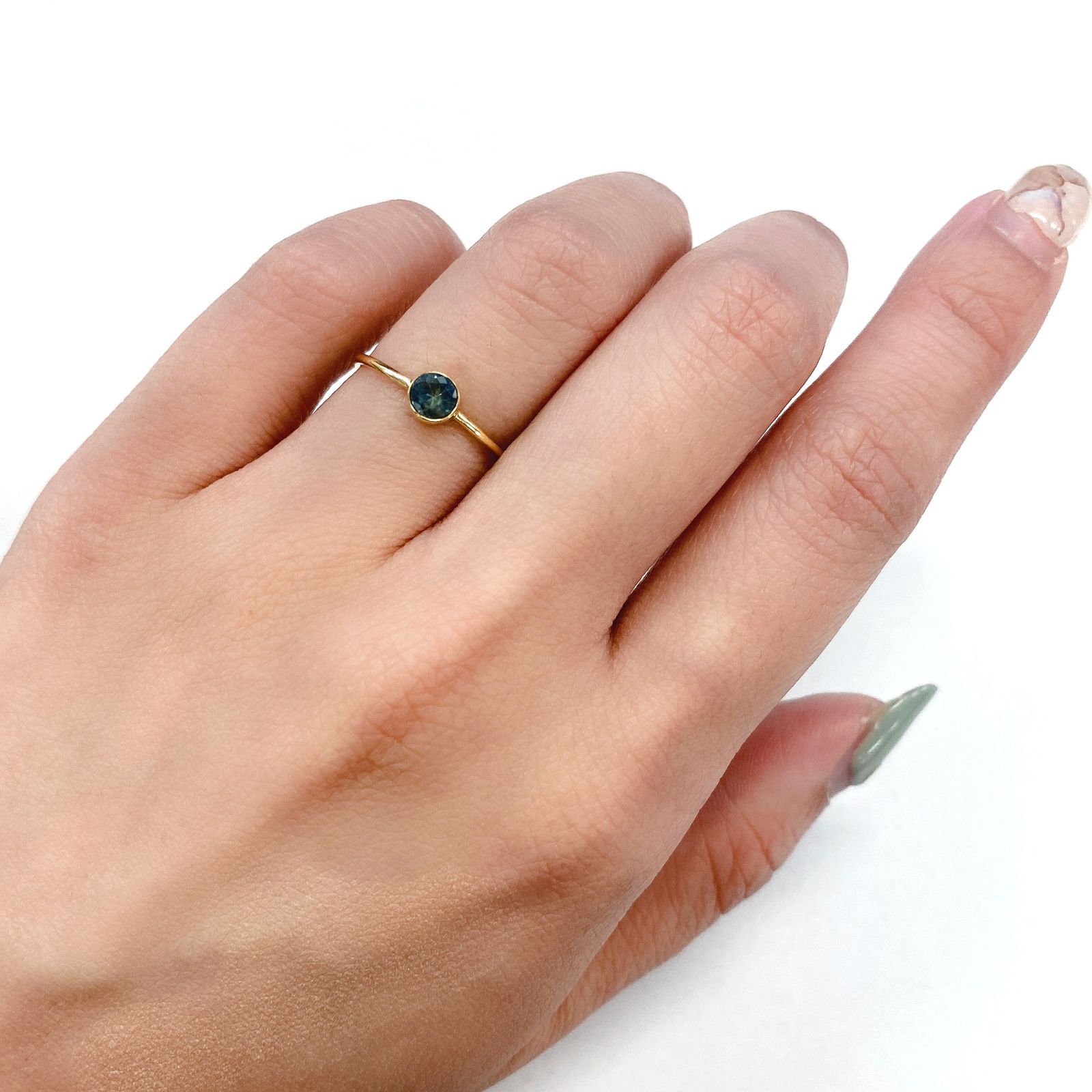 モンタナサファイア アメリカ産 ルース 0.32ct[210410615]3.9×3.9mm前後