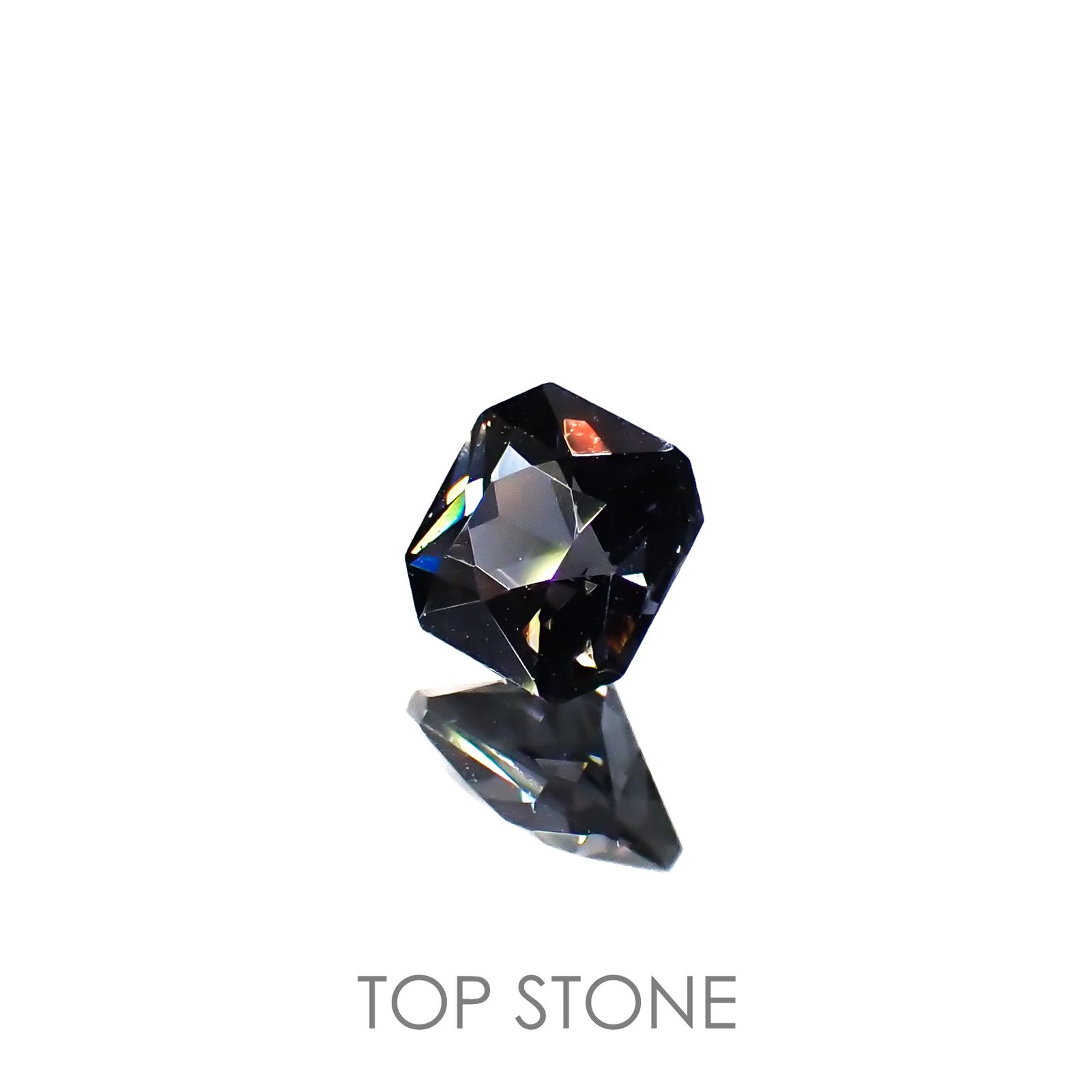 グレースピネル(宝石名スピネル)ビルマ/マダガスカル産 0.70ct 識別済[220716821]5.2x5.2mm前後
