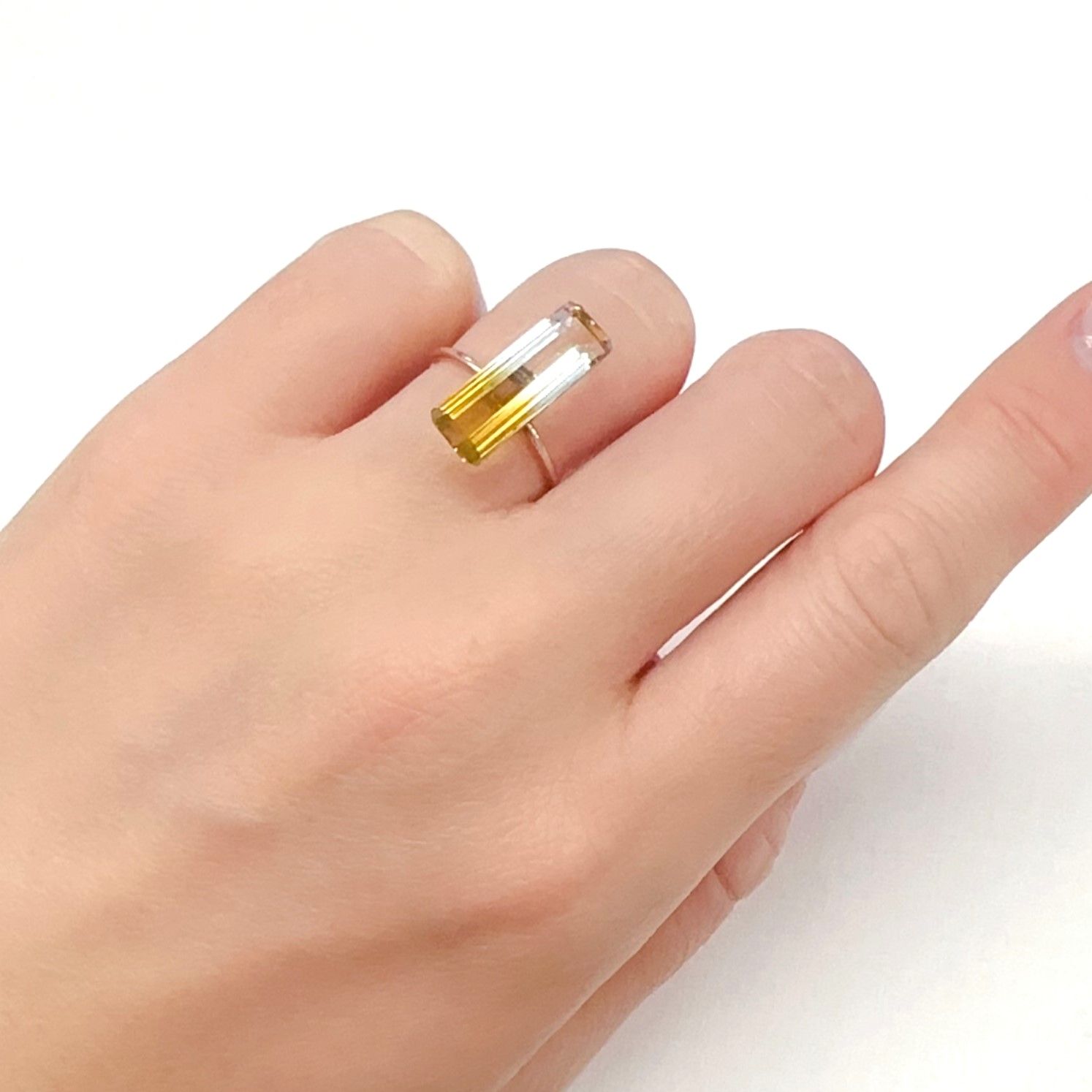 バイカラーシトリン ブラジル・ミナスジェライス州産 4.94ct[240326454]18x6mm前後