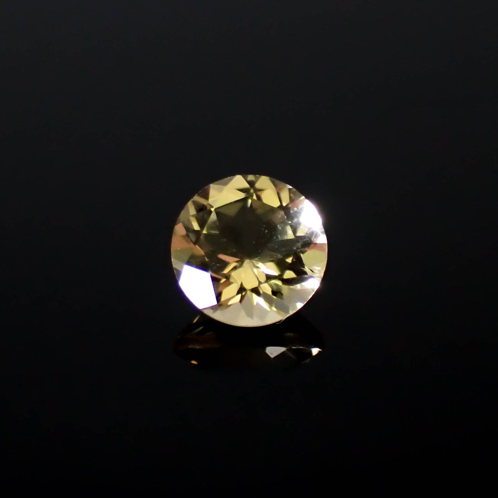 イエローベリル(宝石名イエロー・ベリル)ブラジル産 1.19ct 識別済[250329986]6.9x6.9mm前後