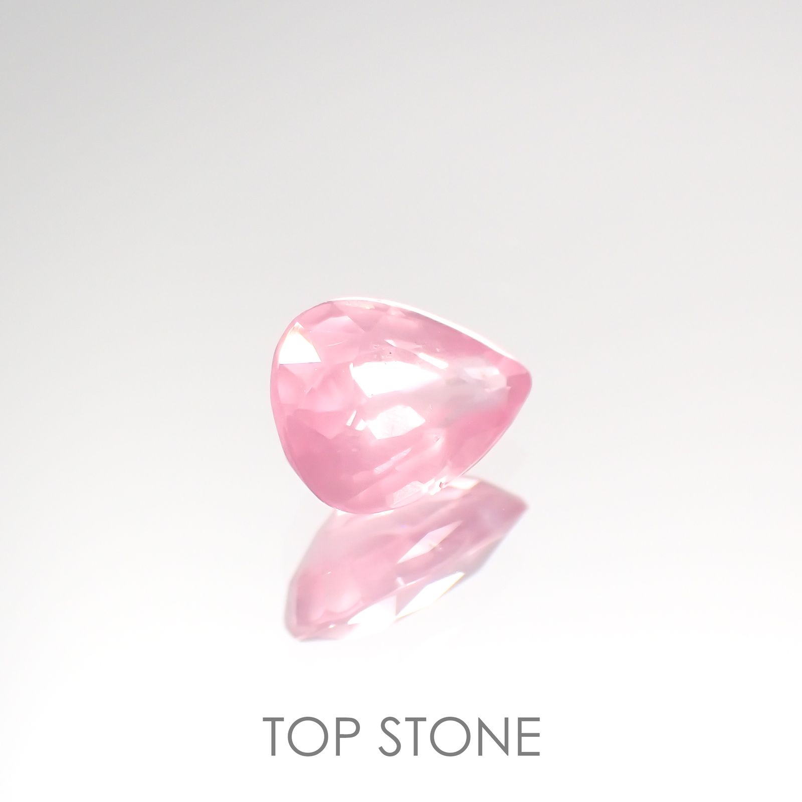 シルキーピンクスピネル タンザニア産 ルース 0.83ct[210812900]6.9×5.2mm前後