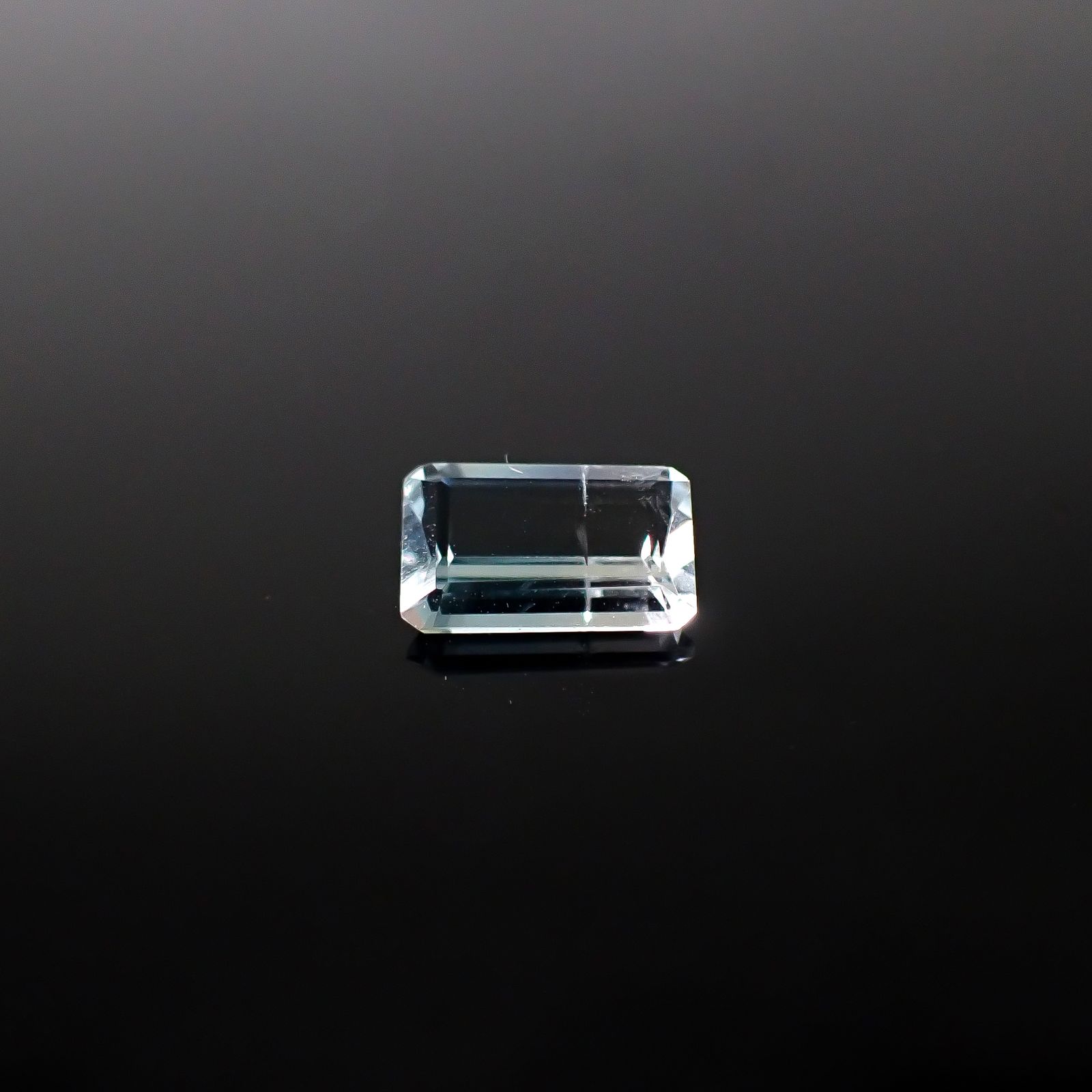 バイカラートパーズ 非加熱 ブラジル産 1.08ct / 7.8x4.9mm前後 [260331801]