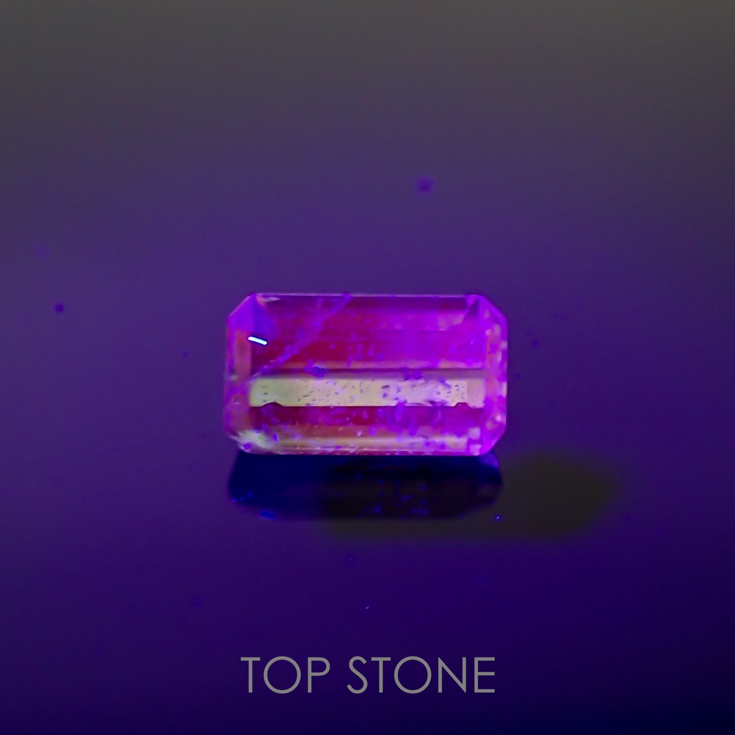 バイカラーツァボライト(宝石名グリーン グロッシュラー・ガーネット) タンザニア産 0.71ct 識別済[210711571]6.3×3.5mm前後
