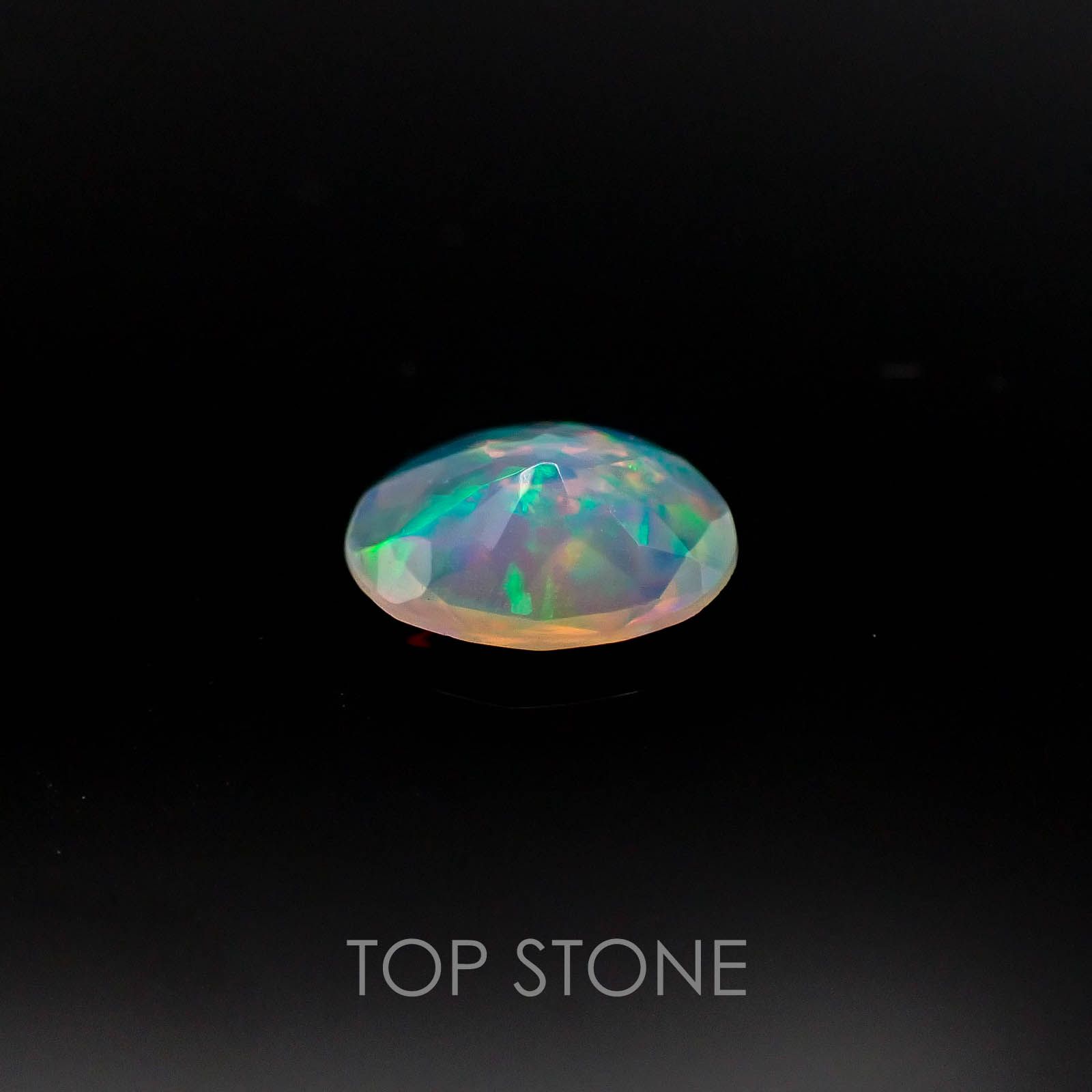 エチオピアオパール エチオピア産 ルース 0.66ct[]8.4×6.5mm前後